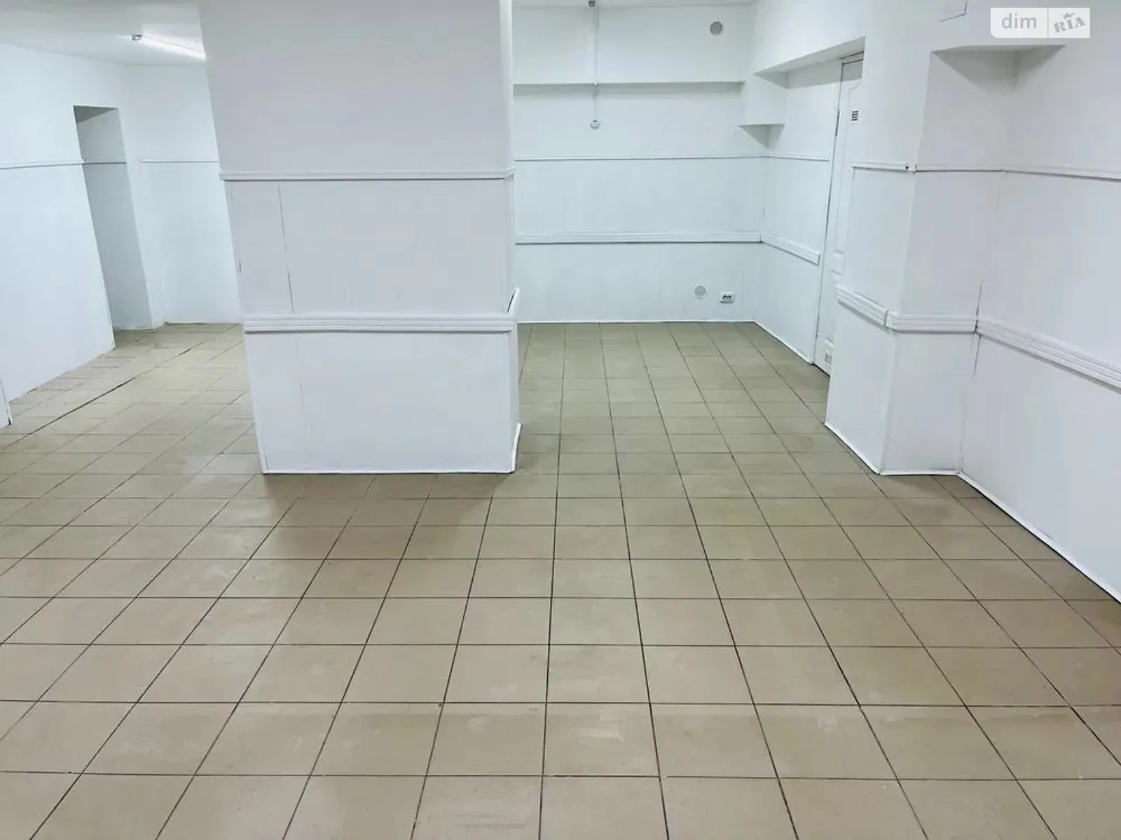 Продається приміщення вільного призначення 110.5 кв. м в 3-поверховій будівлі, цена: 74000 $ - фото 1