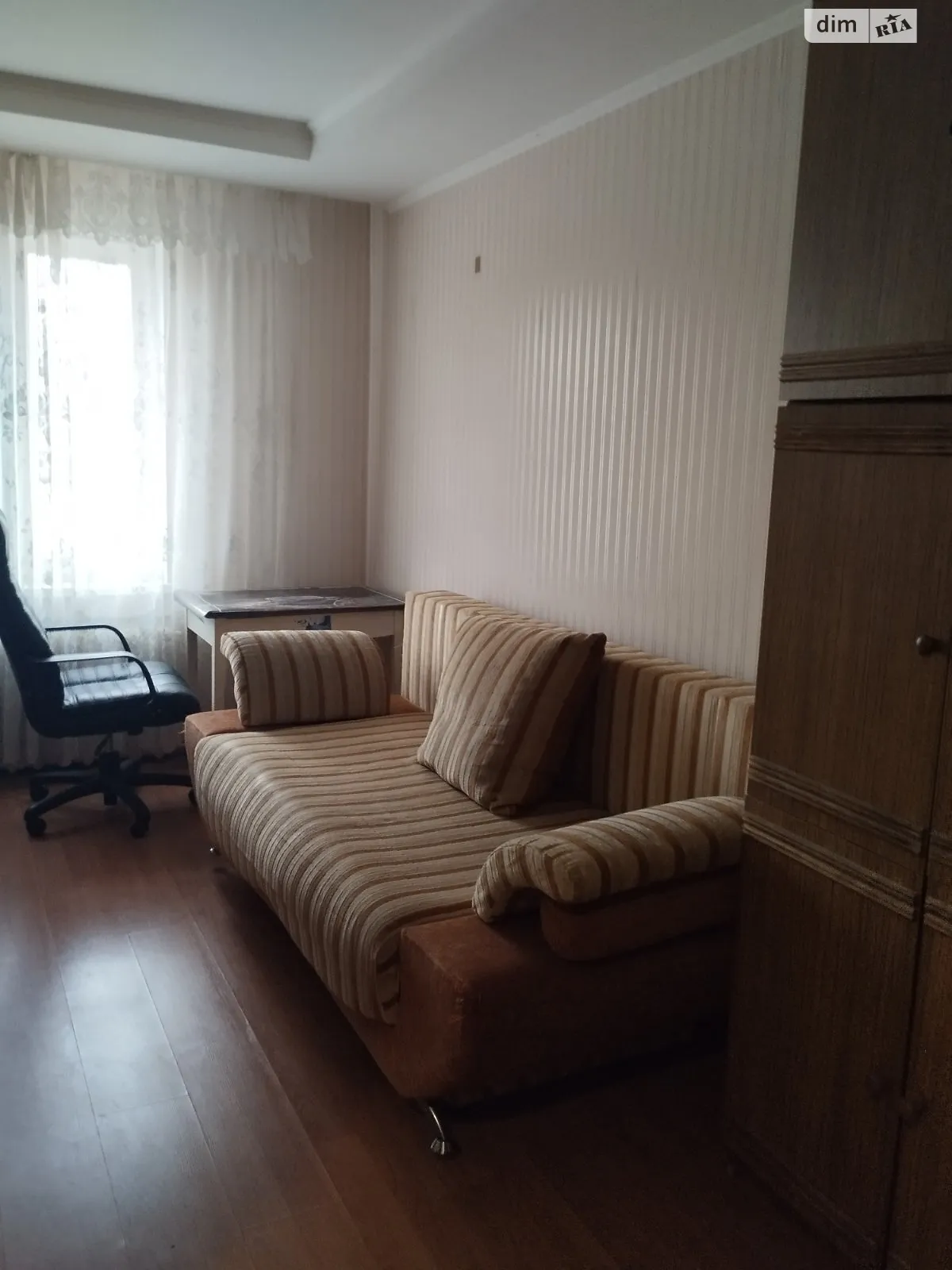 Продається 3-кімнатна квартира 62 кв. м у Одесі, просп. Добровольського