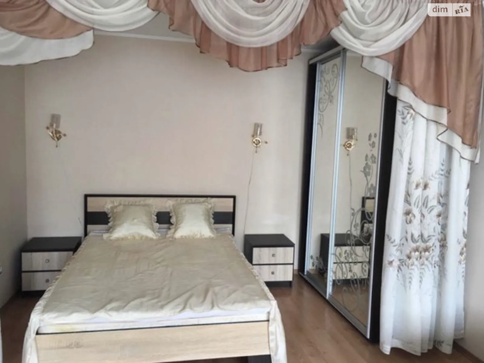 1-комнатная квартира 45 кв. м в Тернополе, ул. Самчука Уласа - фото 1