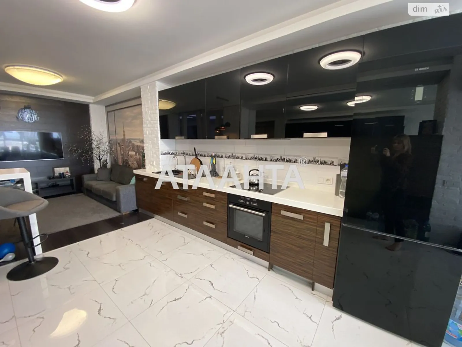 Продается 3-комнатная квартира 135 кв. м в Одессе - фото 1