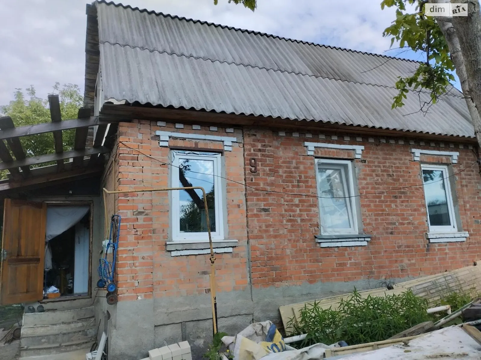 Продается дом на 2 этажа 43 кв. м с бассейном, цена: 35000 $ - фото 1