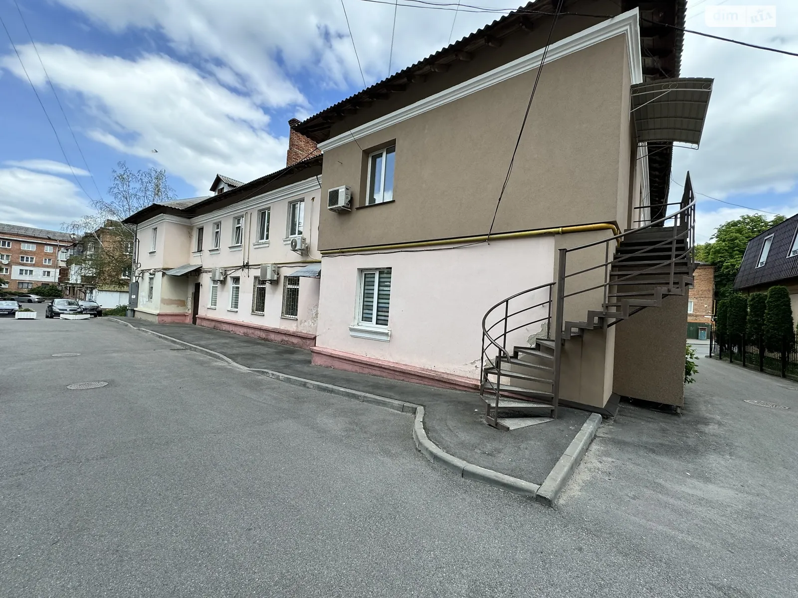 Продается офис 42 кв. м в бизнес-центре, цена: 36500 $ - фото 1