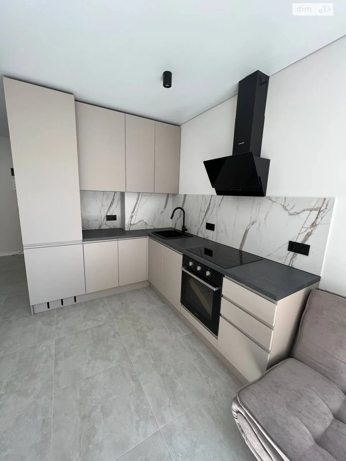 Продается 1-комнатная квартира 37 кв. м в Ирпене, ул. Соборная(ІІІ Интернационала), 122 - фото 1