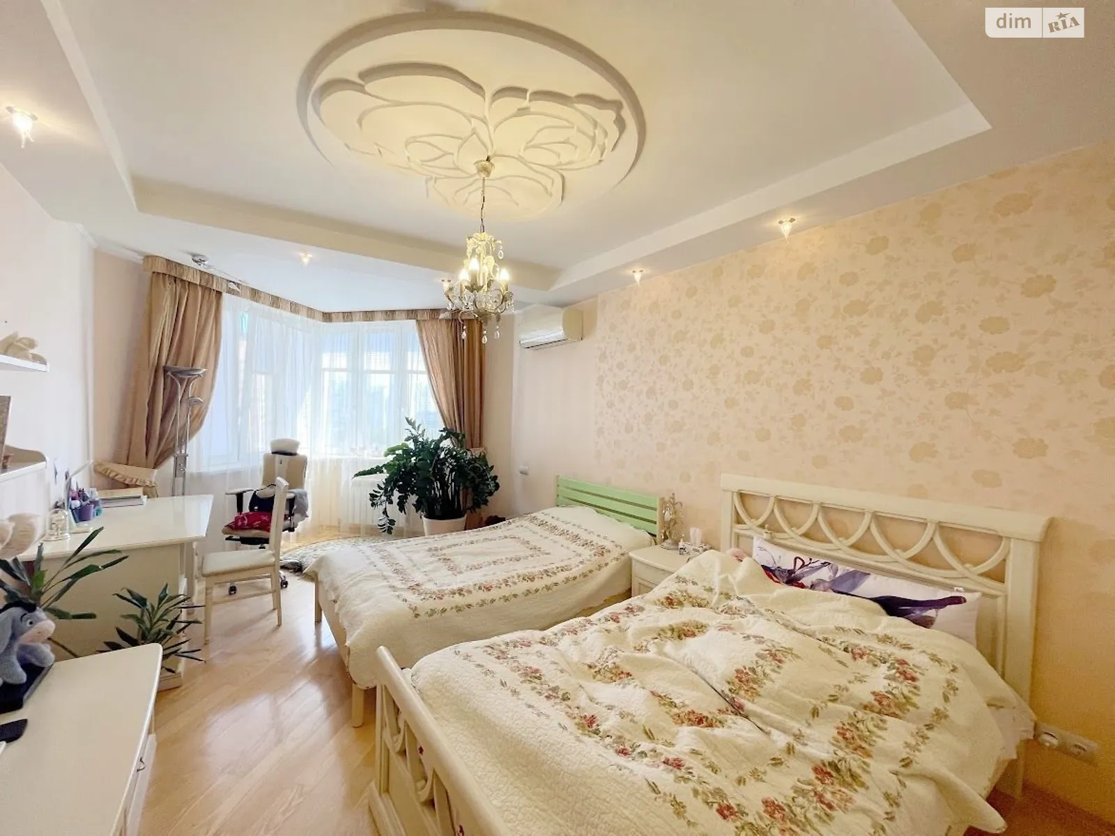 Продается 4-комнатная квартира 145 кв. м в Киеве, ул. Княжий Затон, 21 - фото 1