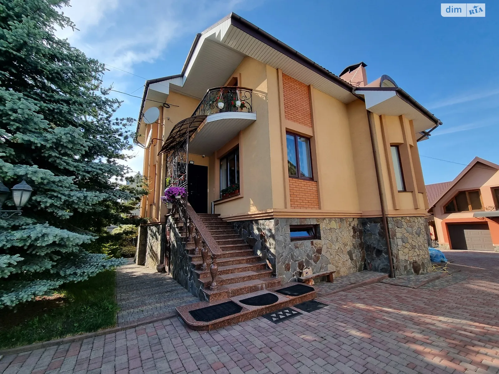 Продается дом на 2 этажа 400 кв. м с террасой, цена: 399900 $ - фото 1