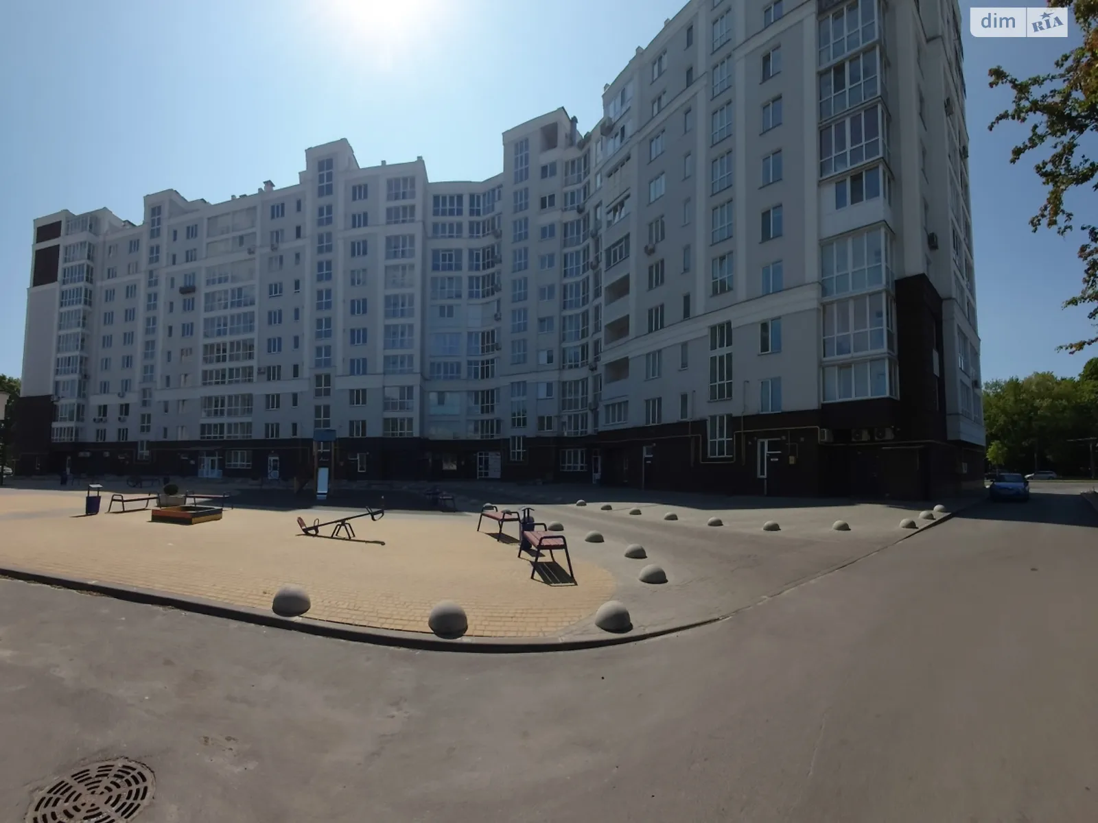 Продается 3-комнатная квартира 113 кв. м в Чернигове - фото 1