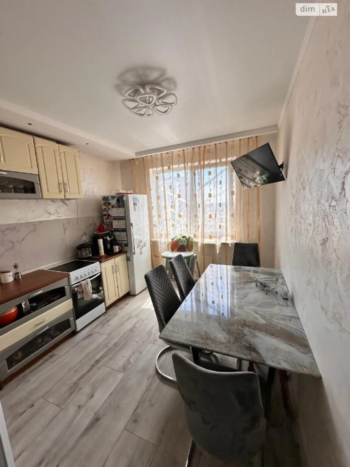 Продается 2-комнатная квартира 65 кв. м в Одессе, ул. Академика Сахарова, 3В - фото 1