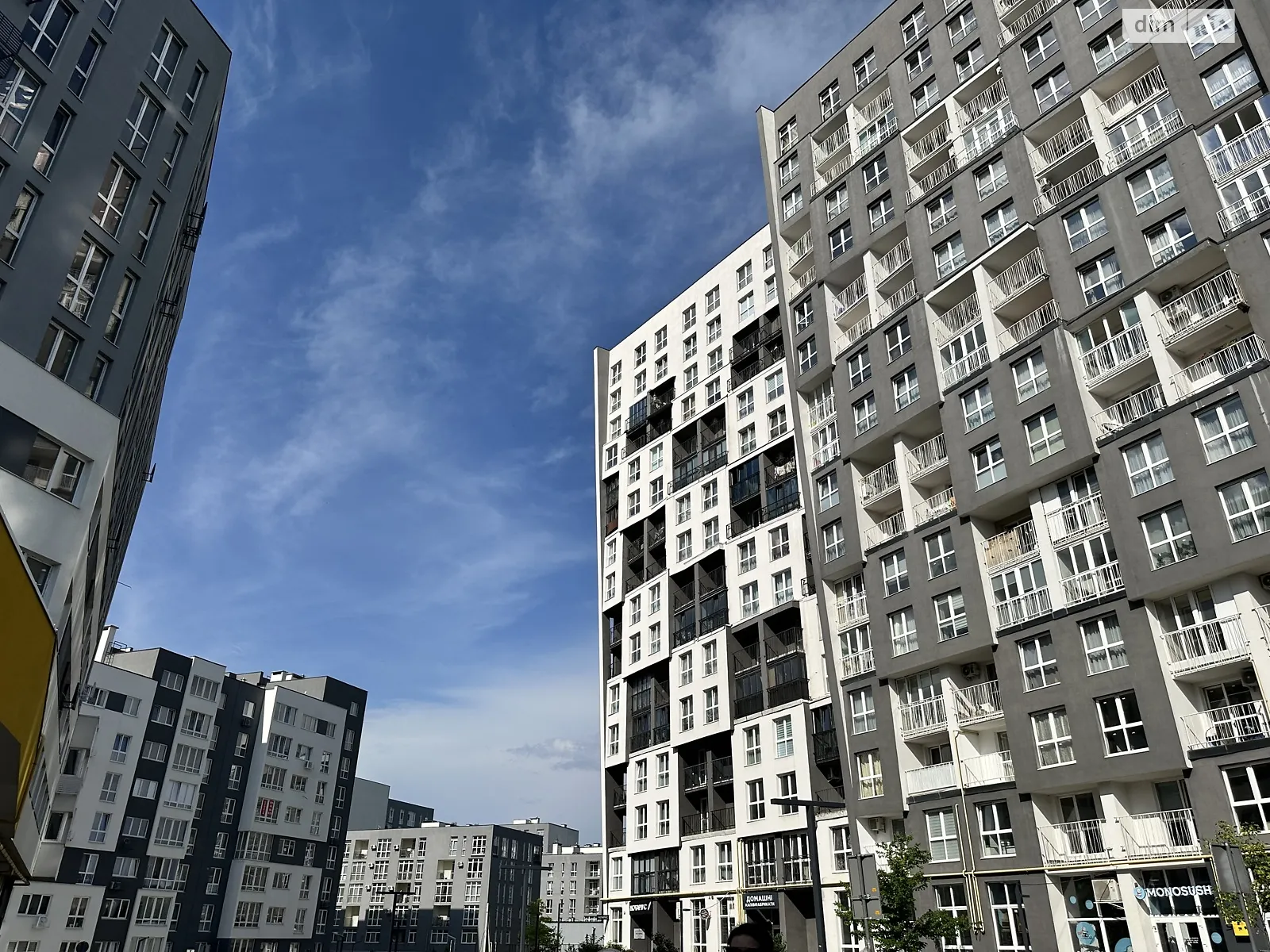 Продается 1-комнатная квартира 57 кв. м в Львове, ул. Владимира Великого, 123 - фото 1