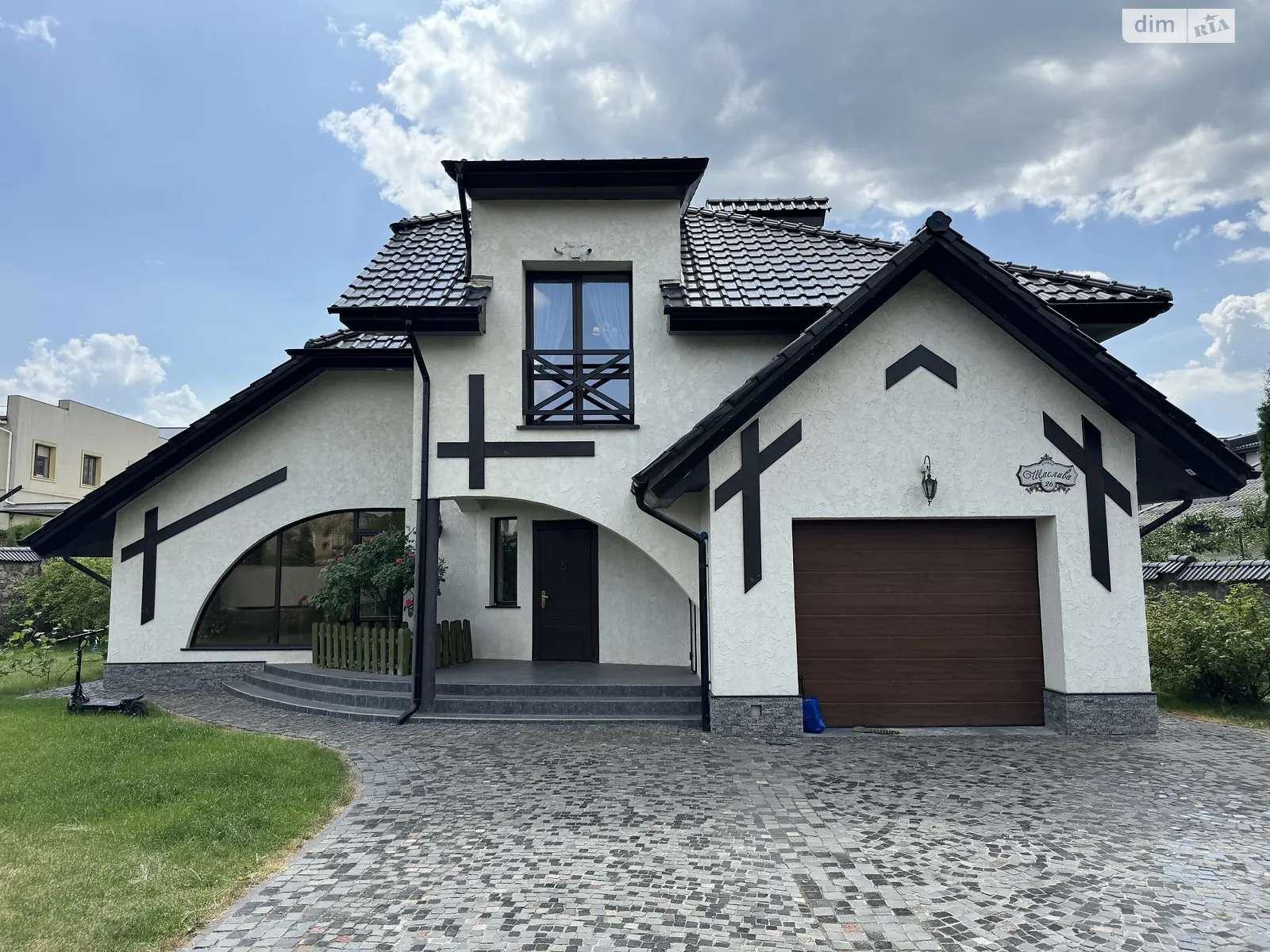 Продается дом на 2 этажа 215 кв. м с балконом, цена: 310000 $ - фото 1