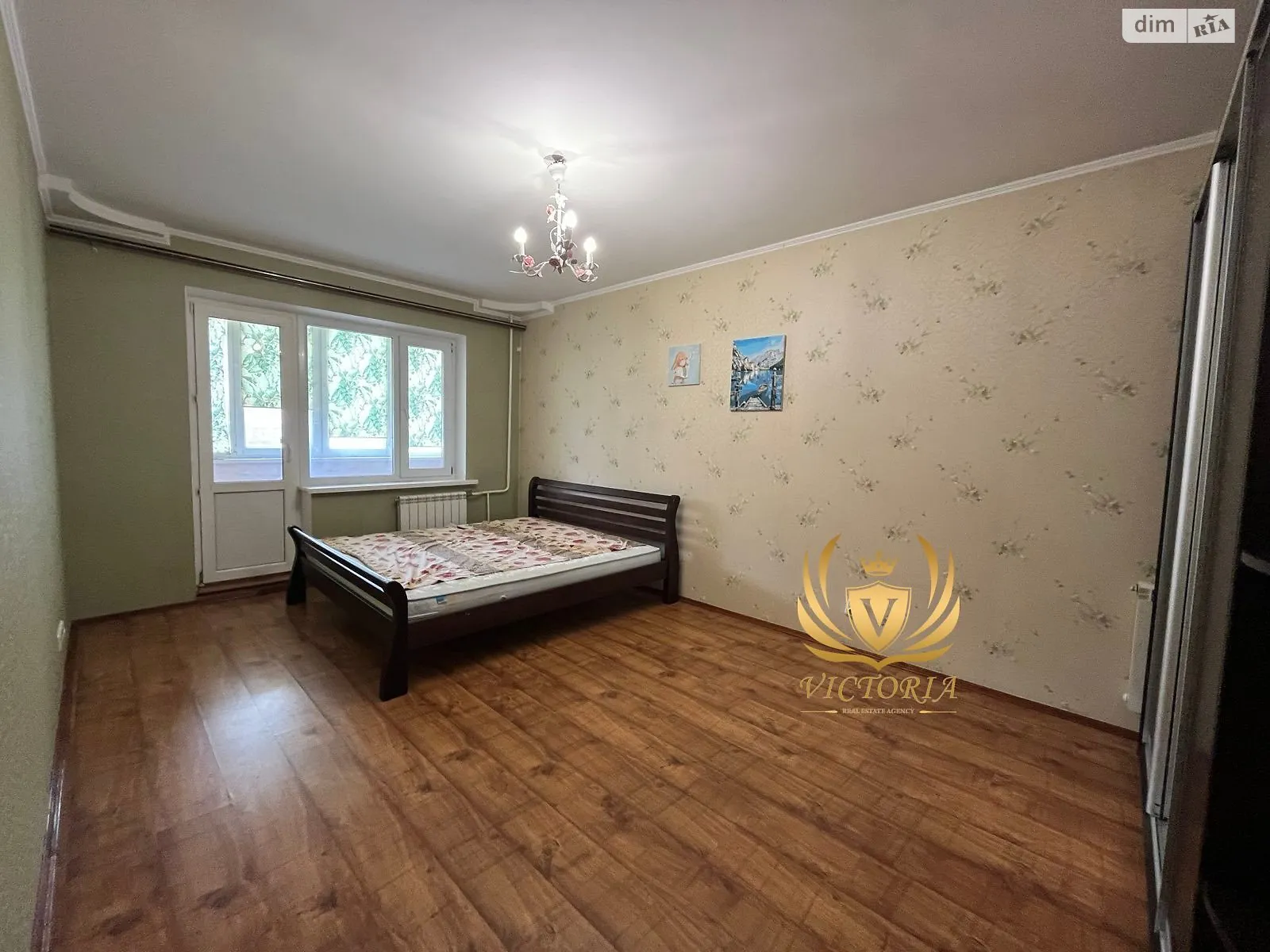 Продается 3-комнатная квартира 72 кв. м в Борисполе, ул. Головатого, 8 - фото 1