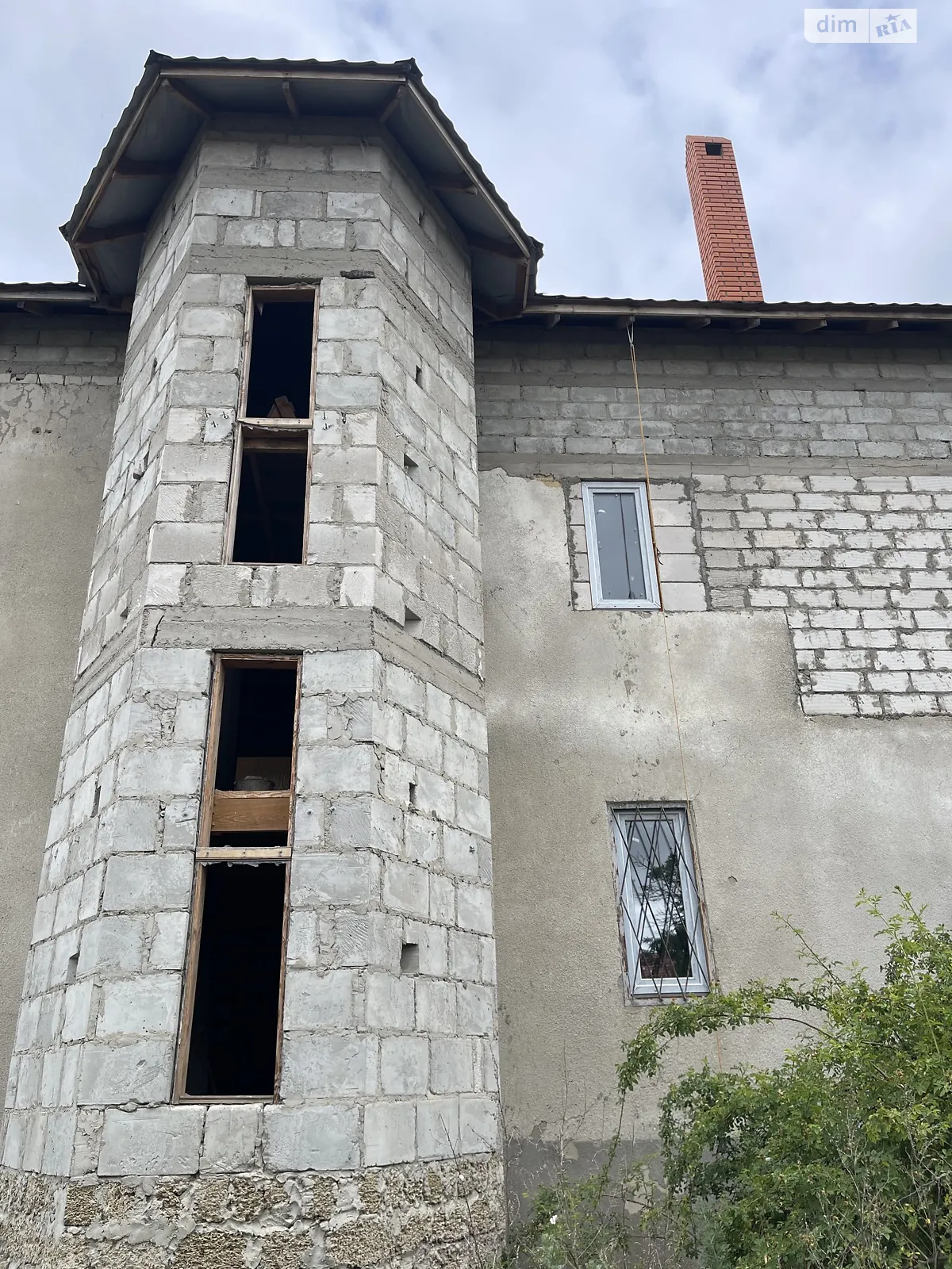 Продается дом на 3 этажа 250 кв. м с террасой, цена: 61000 $ - фото 1