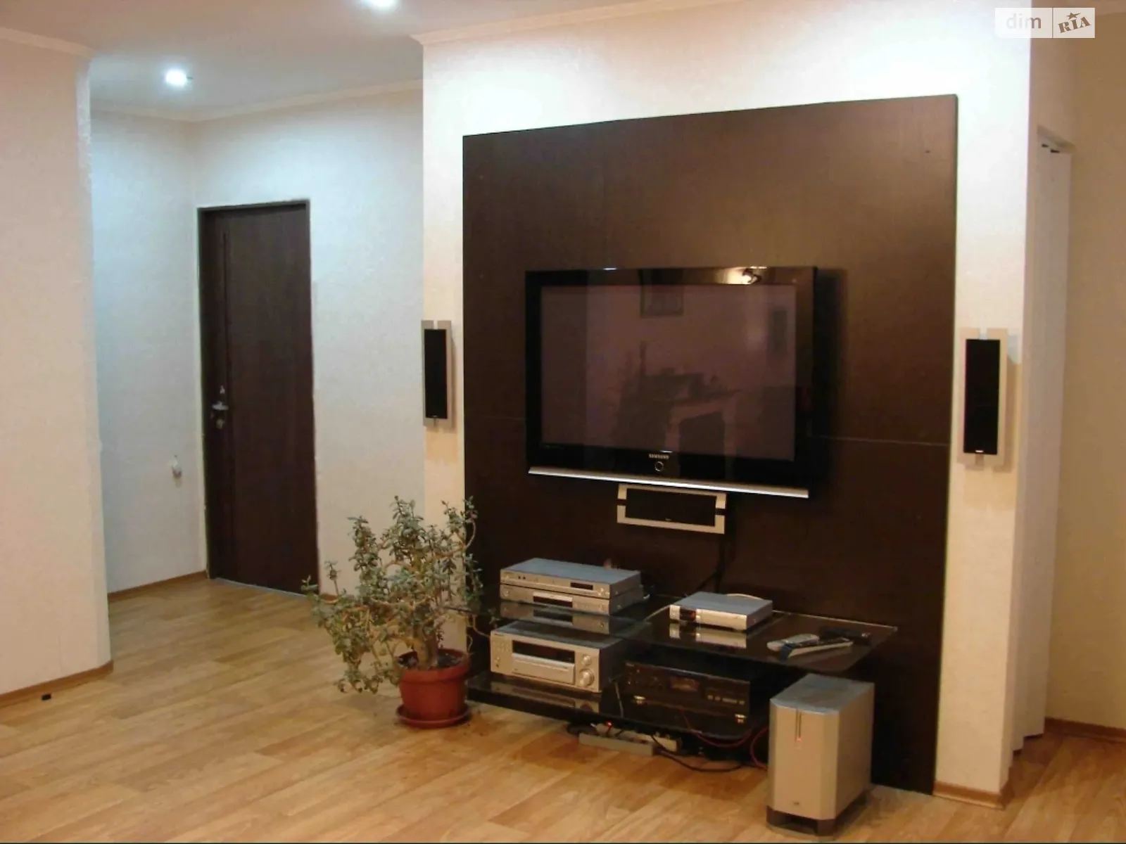 Продается 3-комнатная квартира 66.4 кв. м в Николаеве, ул. Ноябрьская - фото 1