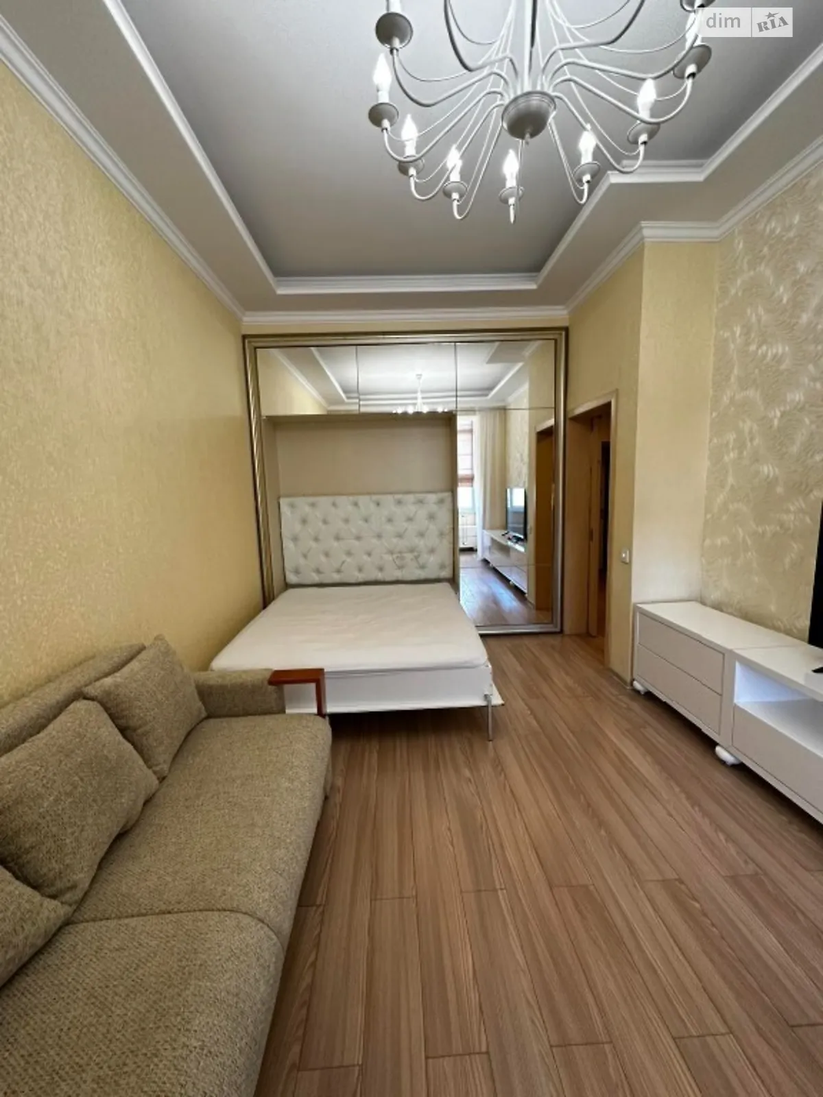 Сдается в аренду 1-комнатная квартира 50 кв. м в Львове - фото 2