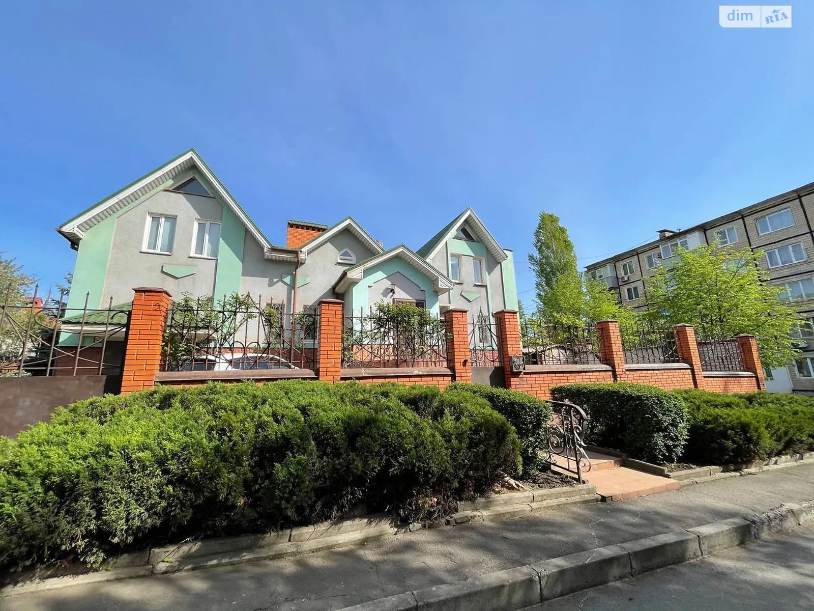 Продається будинок 2 поверховий 570 кв. м з садом, цена: 340000 $ - фото 1