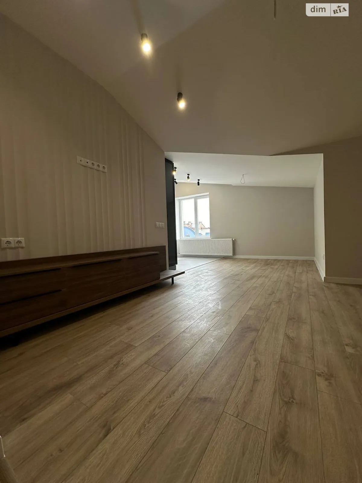 Продается 3-комнатная квартира 82 кв. м в Ивано-Франковске - фото 2