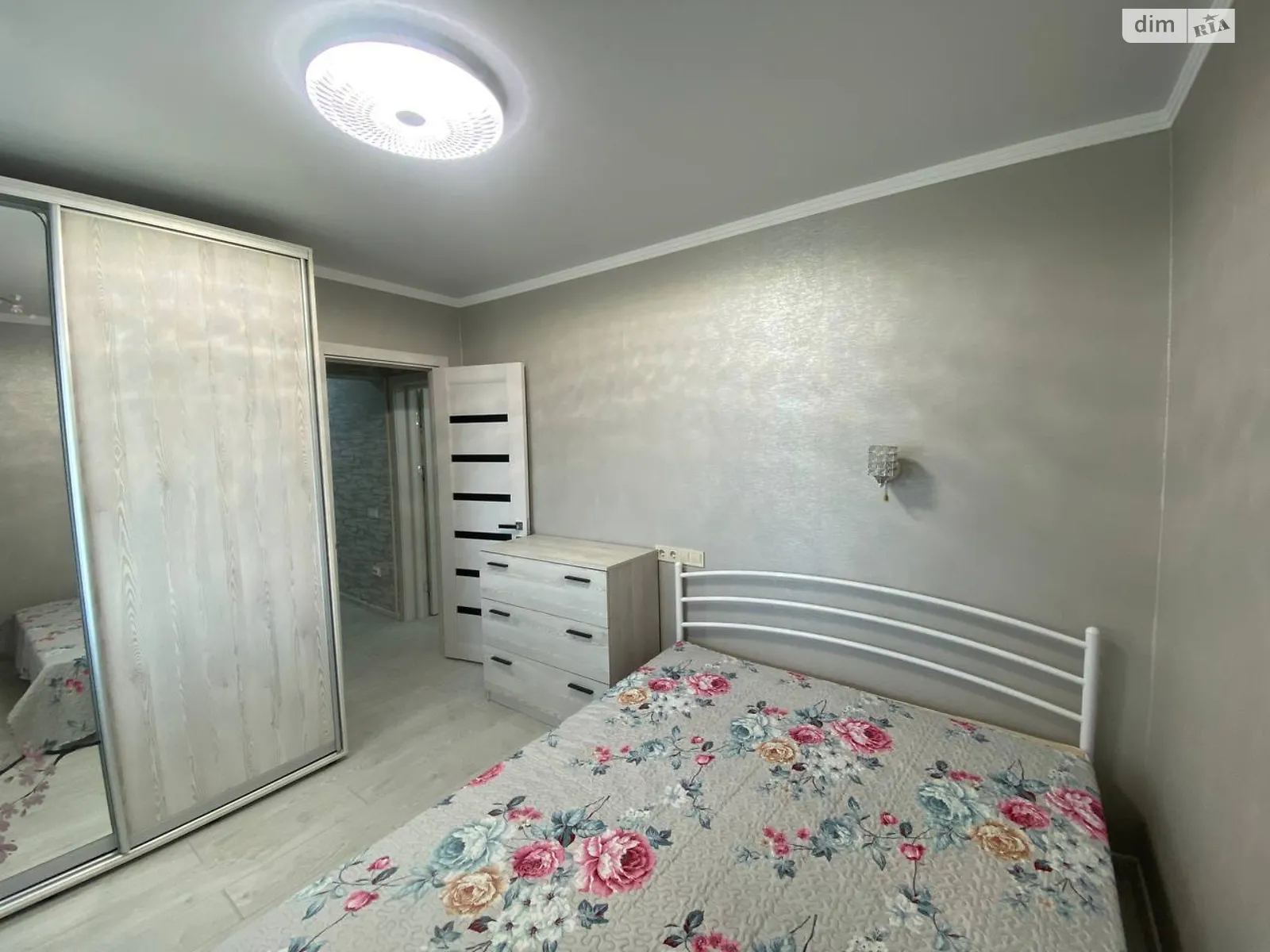 Продается 3-комнатная квартира 67 кв. м в Черноморске - фото 2