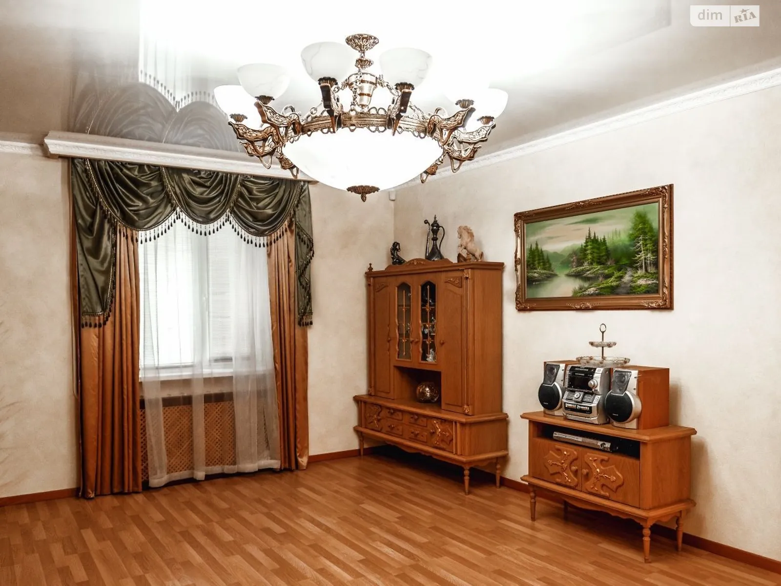 Продается дом на 3 этажа 230 кв. м с камином - фото 3