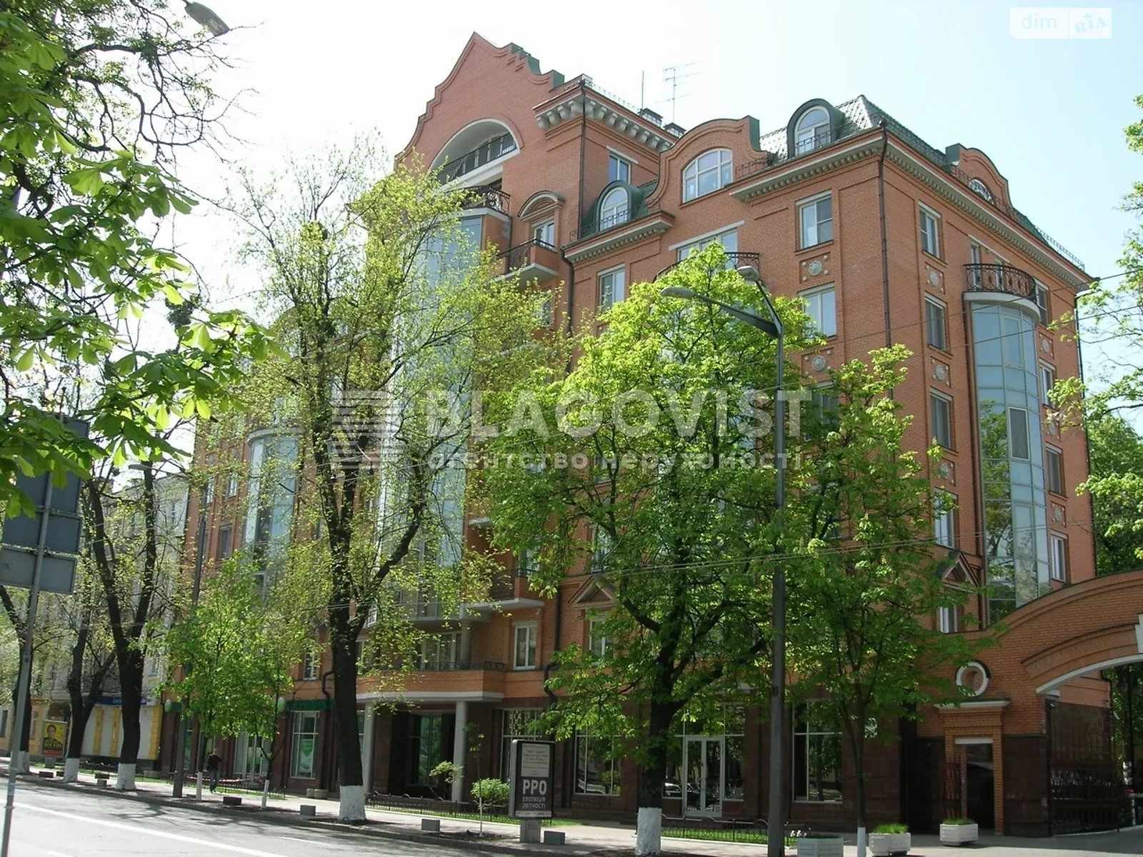 Сдается в аренду 3-комнатная квартира 190 кв. м в Киеве - фото 2
