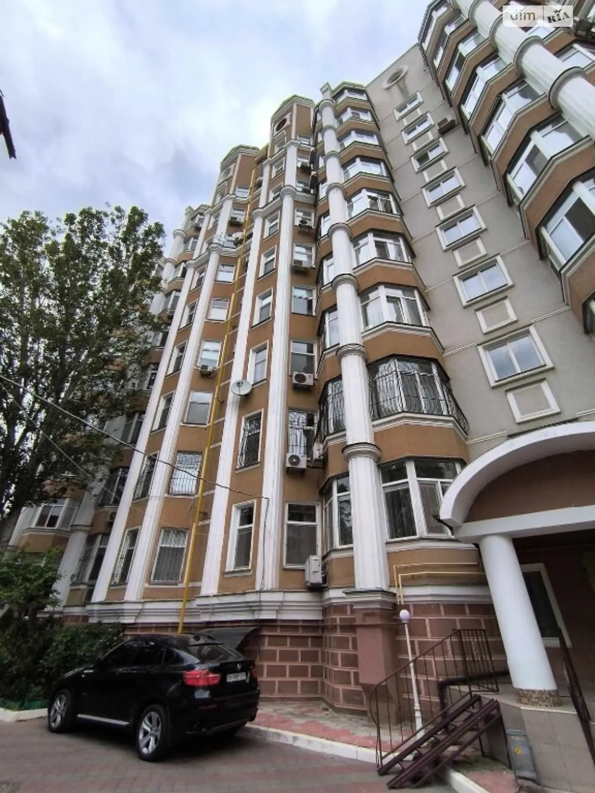 Продається 3-кімнатна квартира 169 кв. м у Одесі, вул. Довженка, 4 - фото 1