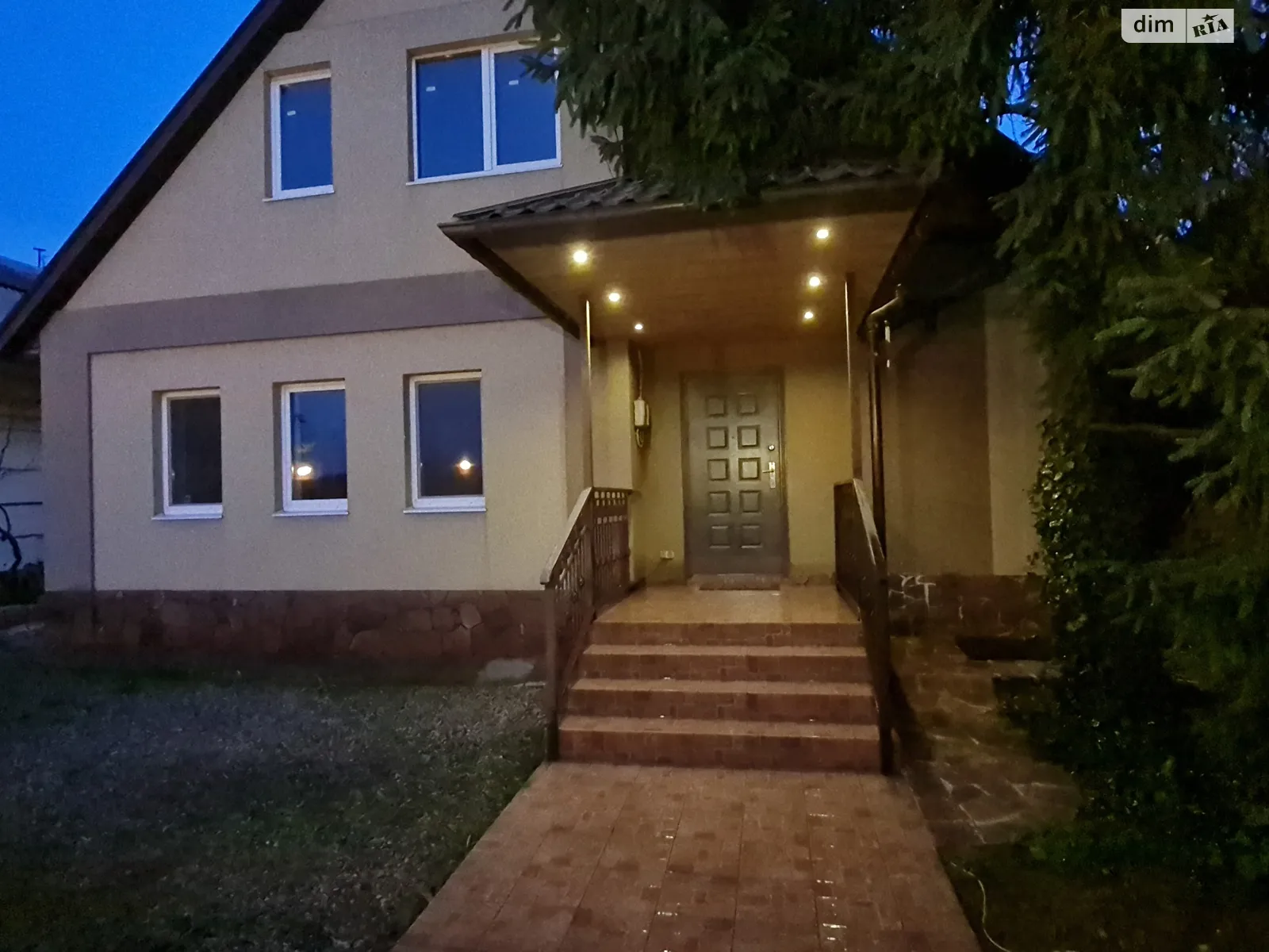 Продается дом на 2 этажа 150 кв. м с камином, цена: 50000 $ - фото 1