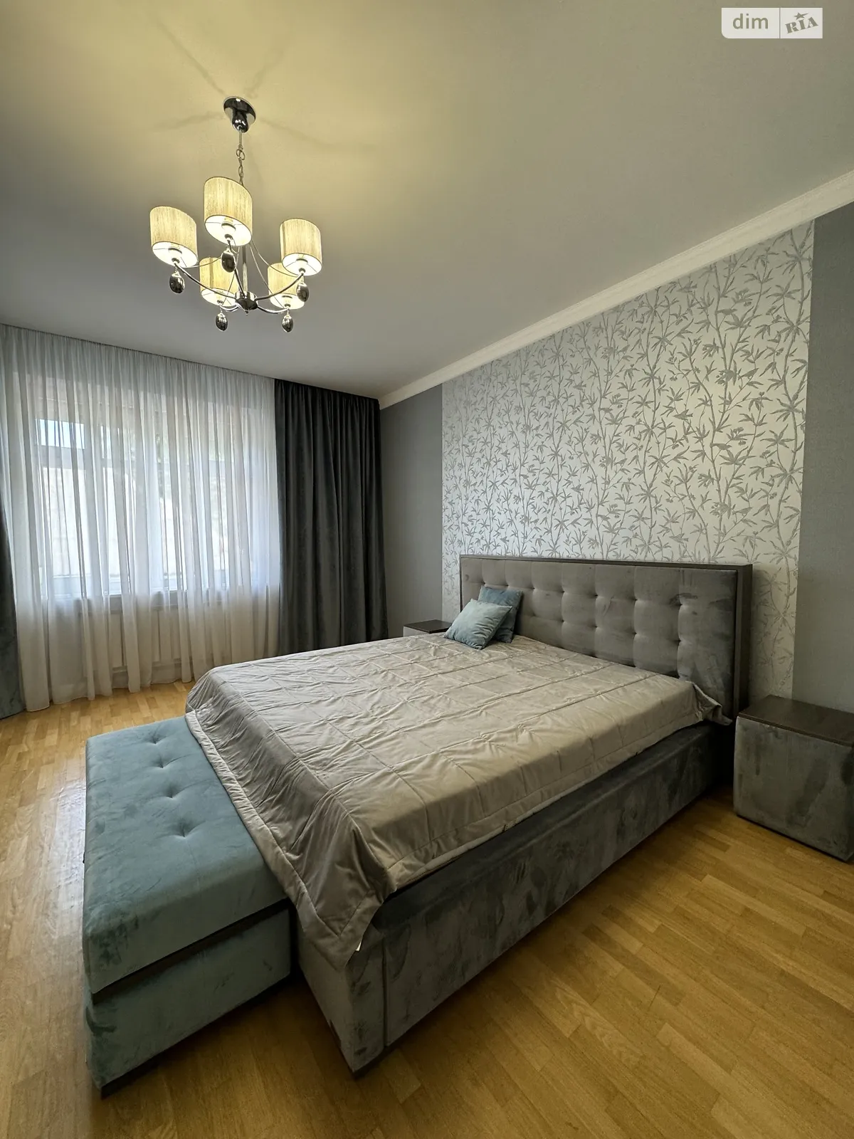 Сдается в аренду 3-комнатная квартира 126 кв. м в Ужгороде, цена: 900 $ - фото 1