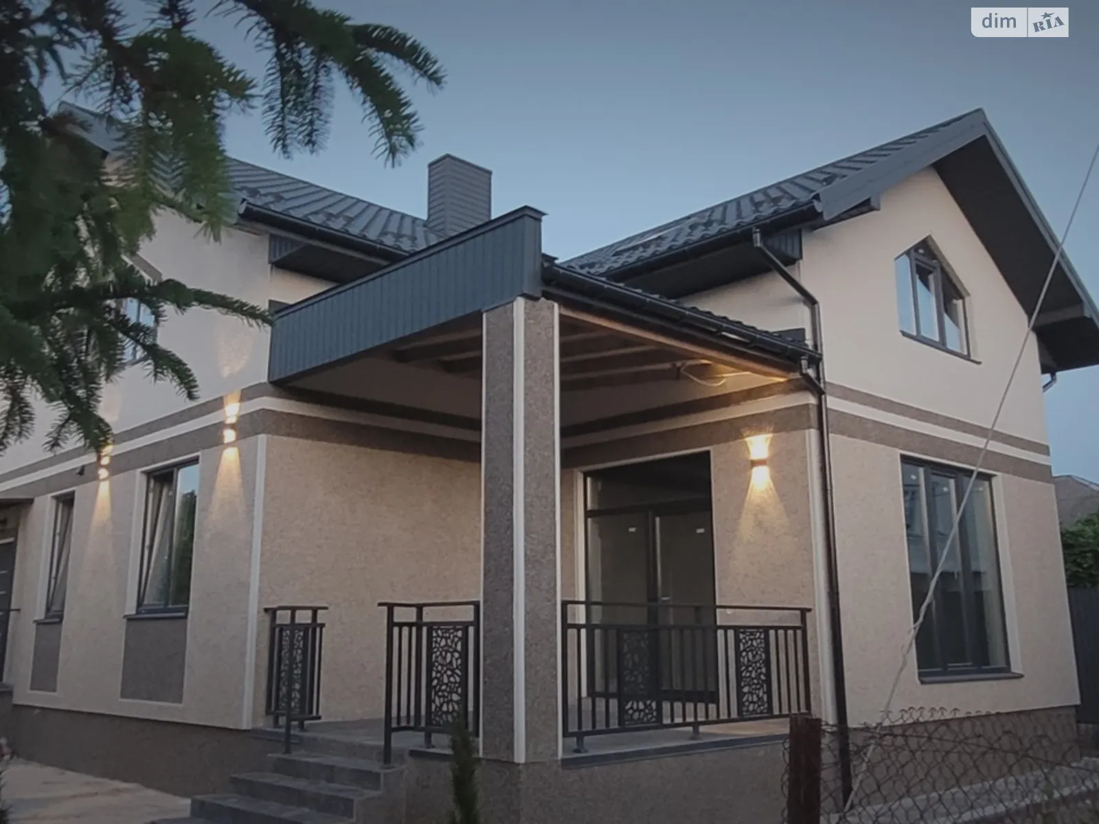 Продается дом на 2 этажа 185 кв. м с балконом, цена: 178000 $ - фото 1