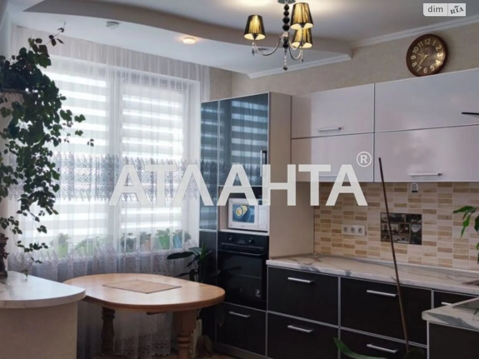 Продается 2-комнатная квартира 77 кв. м в Крыжановке, ул. Генерала Бочарова, 44 - фото 1