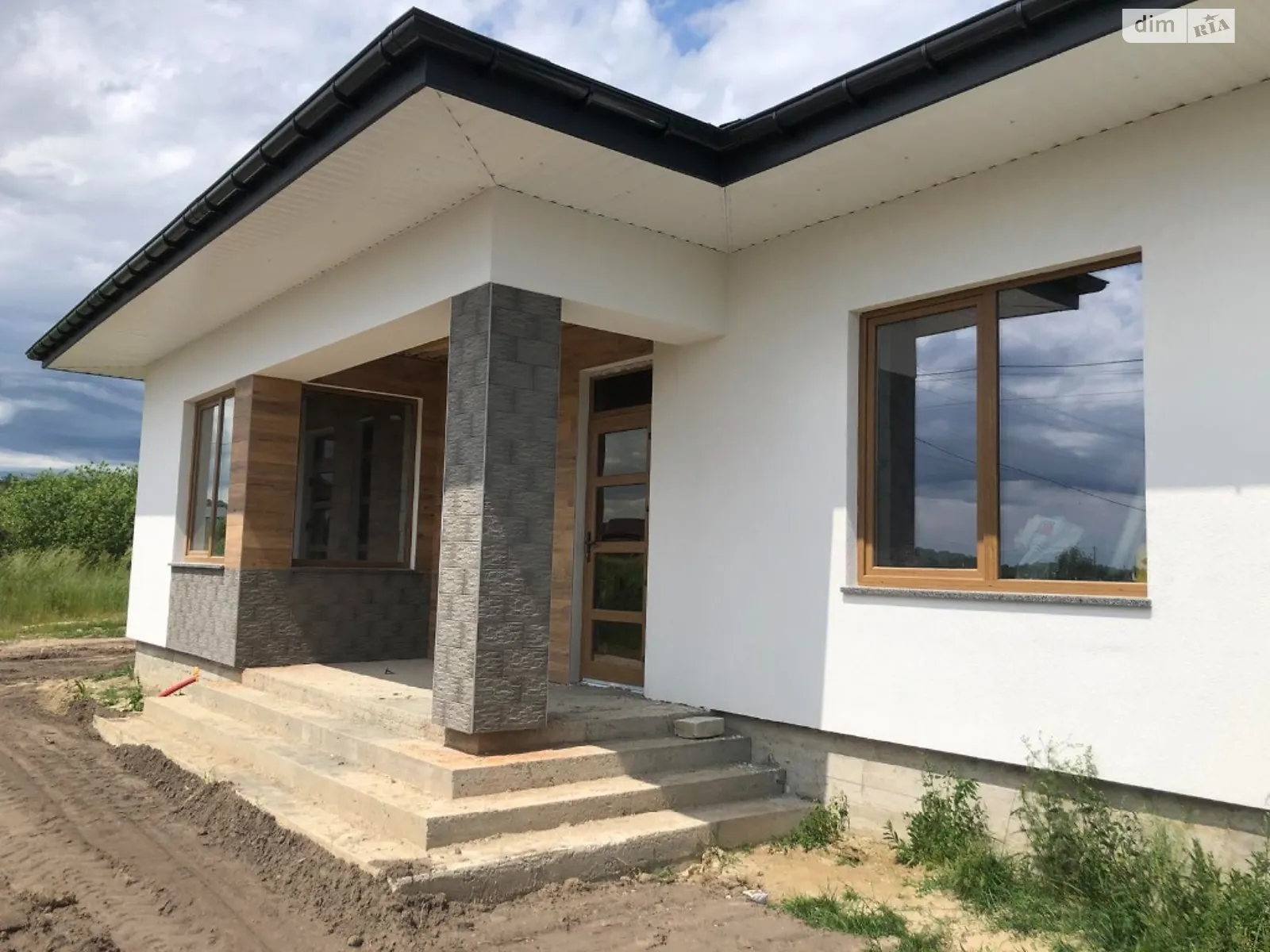 Продається одноповерховий будинок 110 кв. м з гаражем, цена: 92000 $ - фото 1