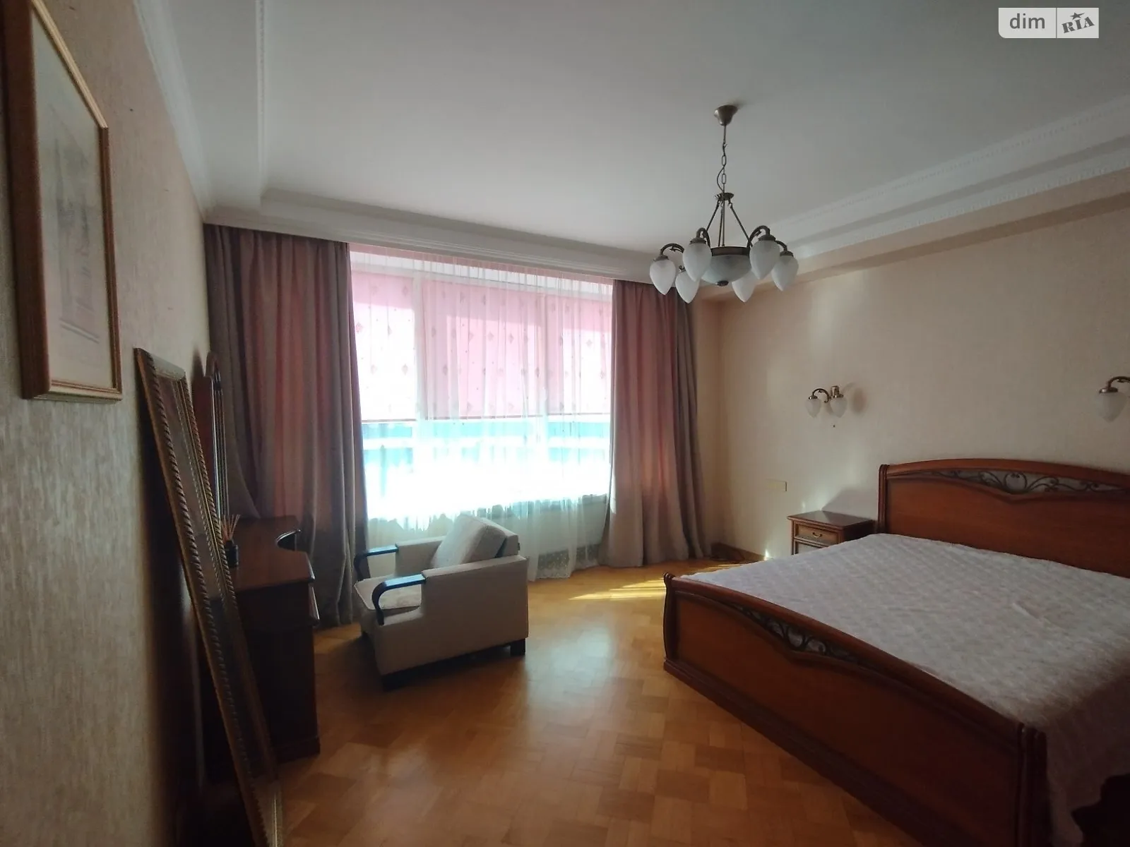Сдается в аренду 3-комнатная квартира 100 кв. м в Одессе, ул. Литературная, 1А - фото 1