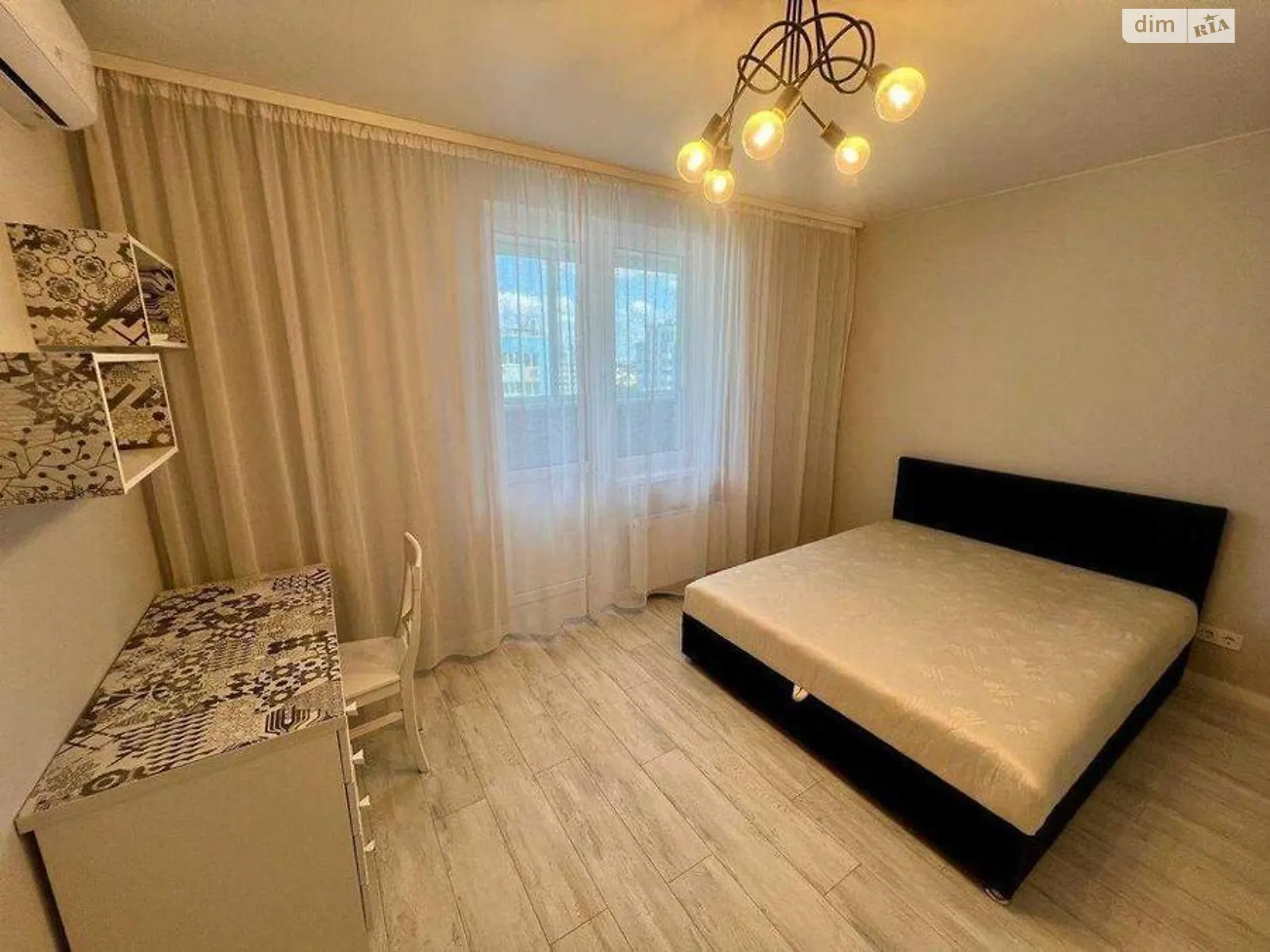 Продается 3-комнатная квартира 91 кв. м в Киеве, ул. Сергeя Данченко, 28А - фото 1