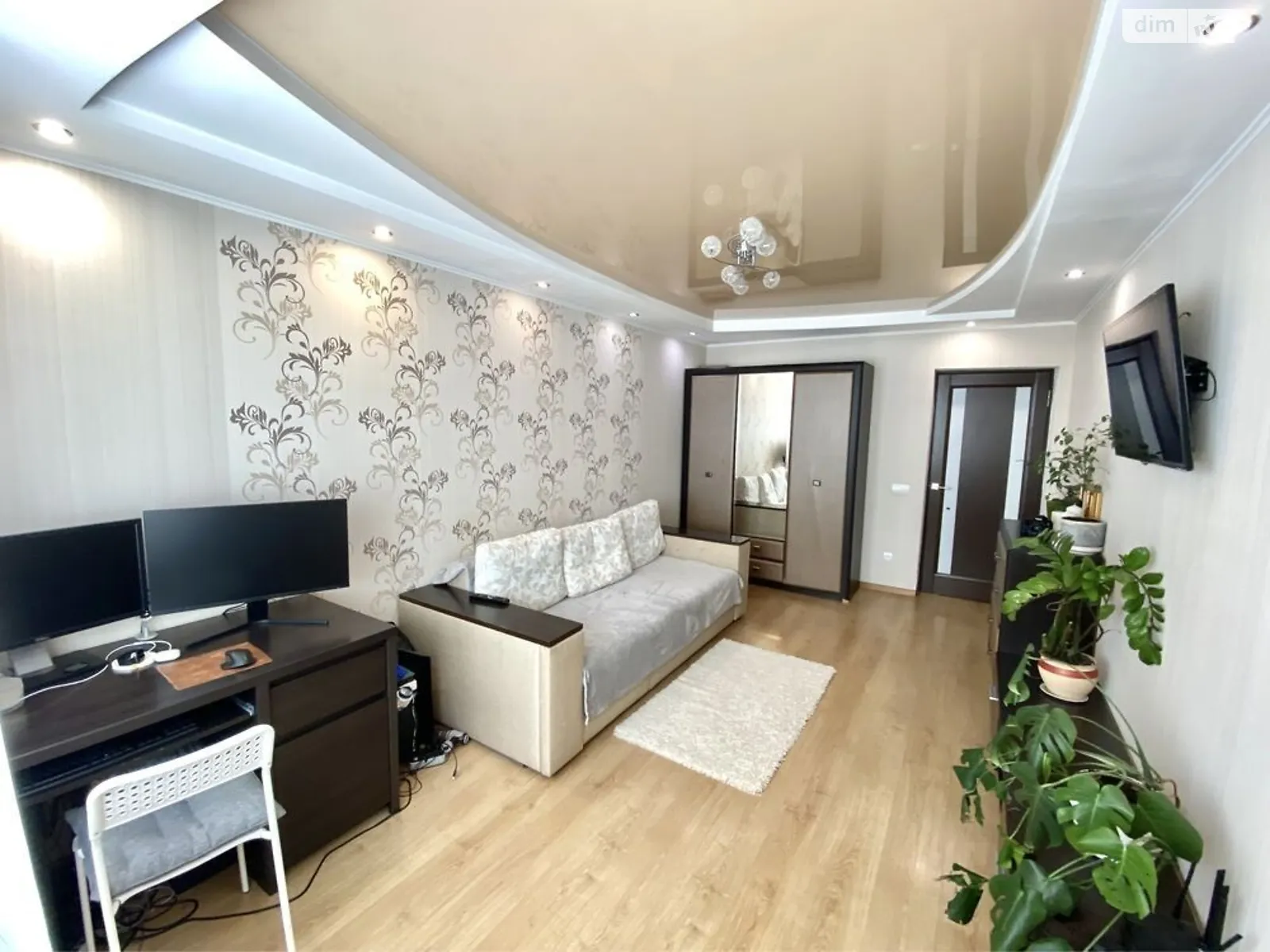 Продается 2-комнатная квартира 49 кв. м в Ровно, ул. Степана Бандеры, 60 - фото 1
