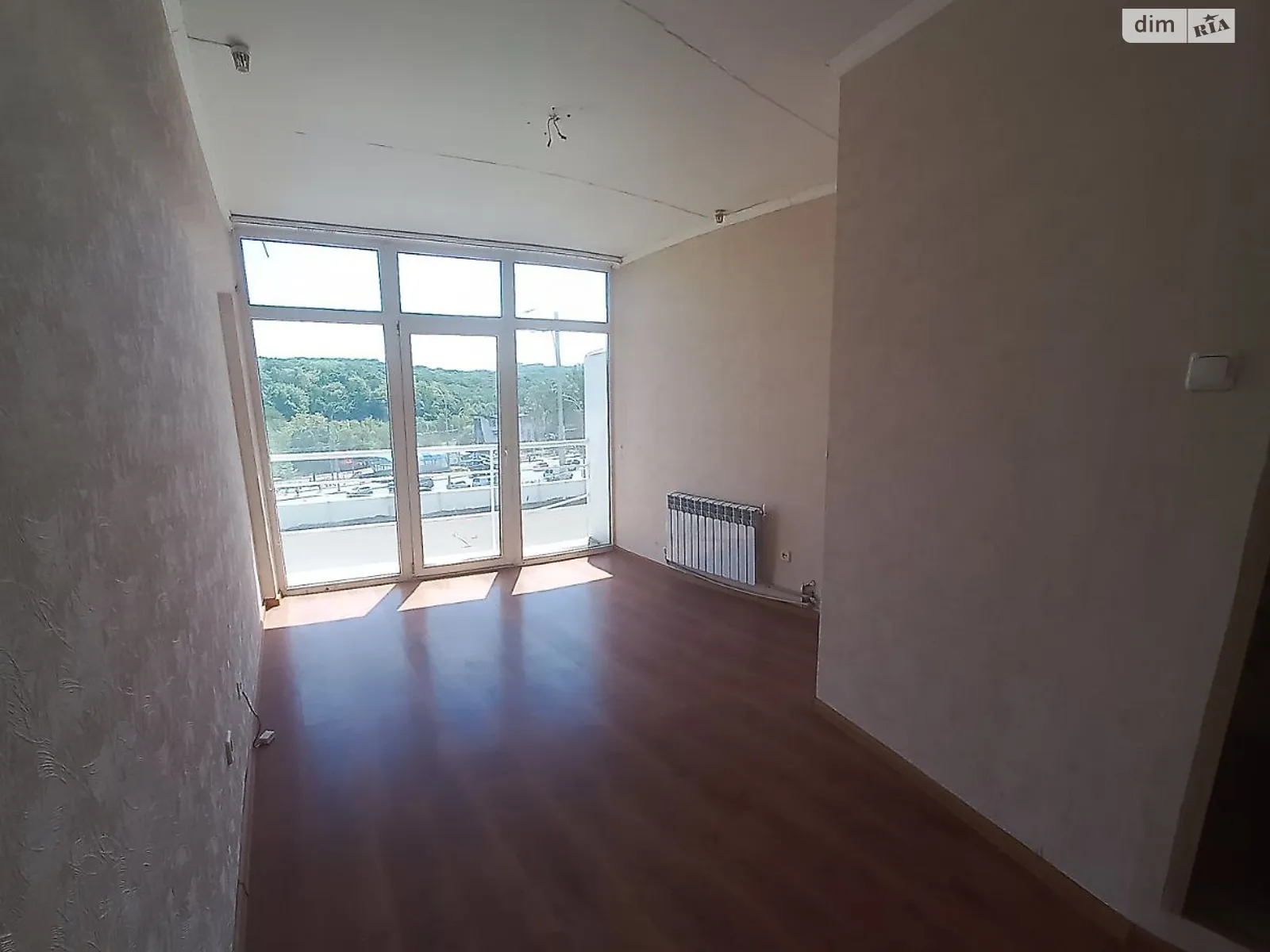 Сдается в аренду офис 28.7 кв. м в бизнес-центре, цена: 15842 грн - фото 1