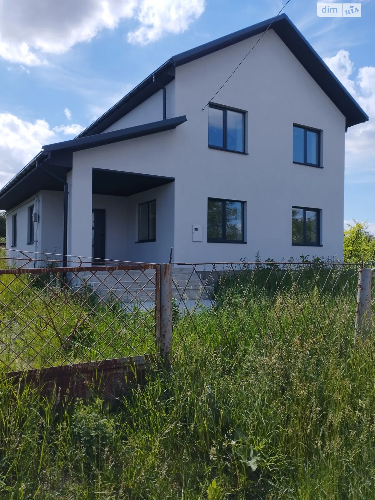 Продается дом на 2 этажа 138 кв. м с верандой, цена: 104000 $ - фото 1