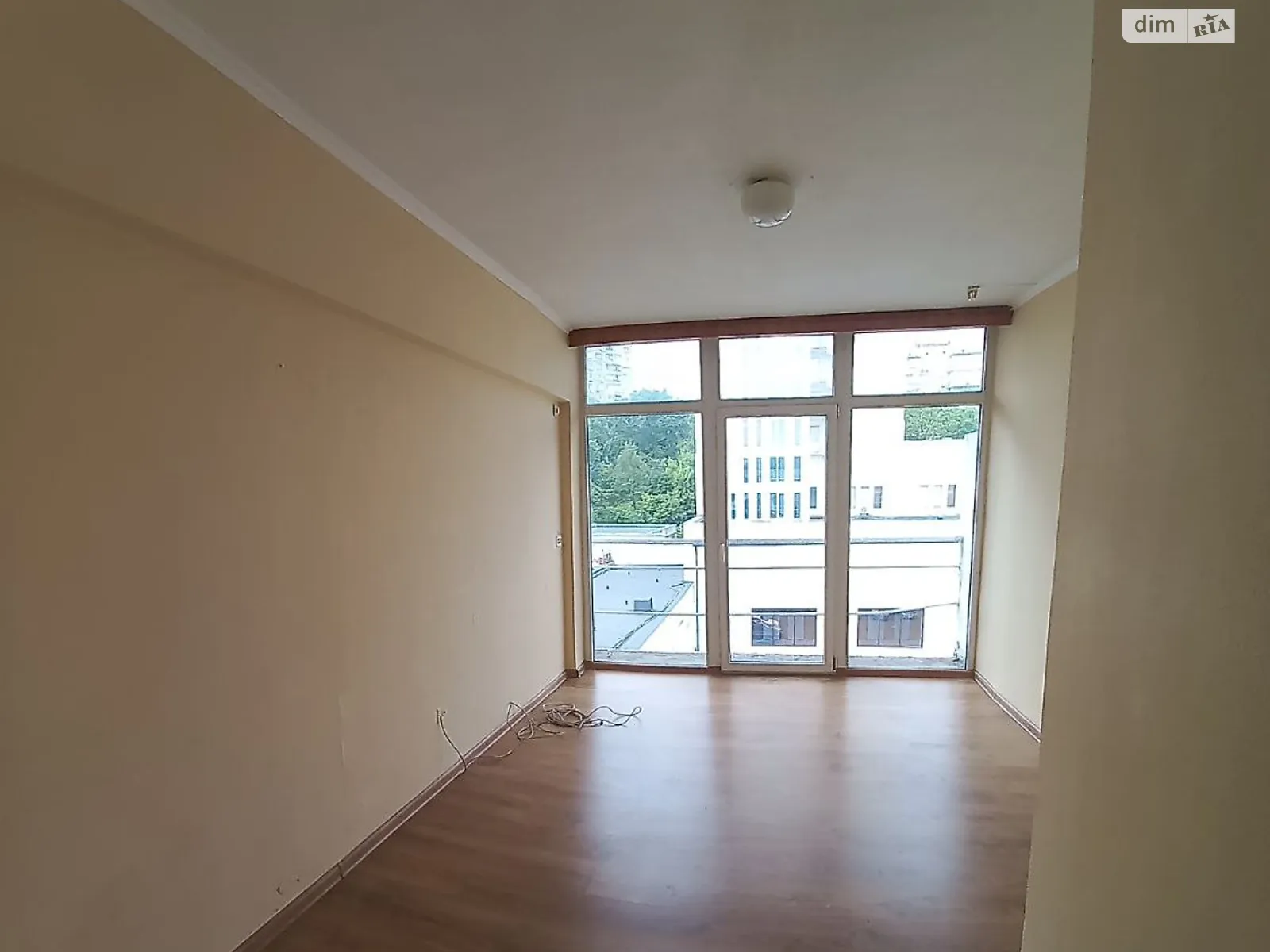 Сдается в аренду офис 14.3 кв. м в бизнес-центре, цена: 7894 грн - фото 1