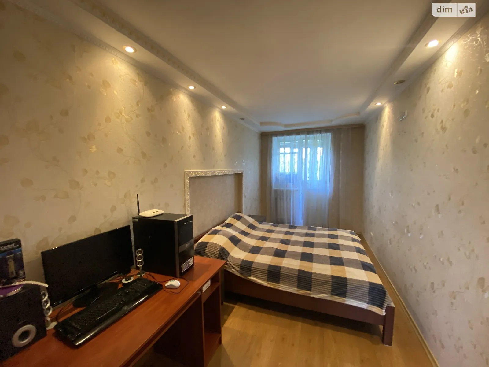 Продается 3-комнатная квартира 57 кв. м в Николаеве, просп. Героев Украины - фото 1