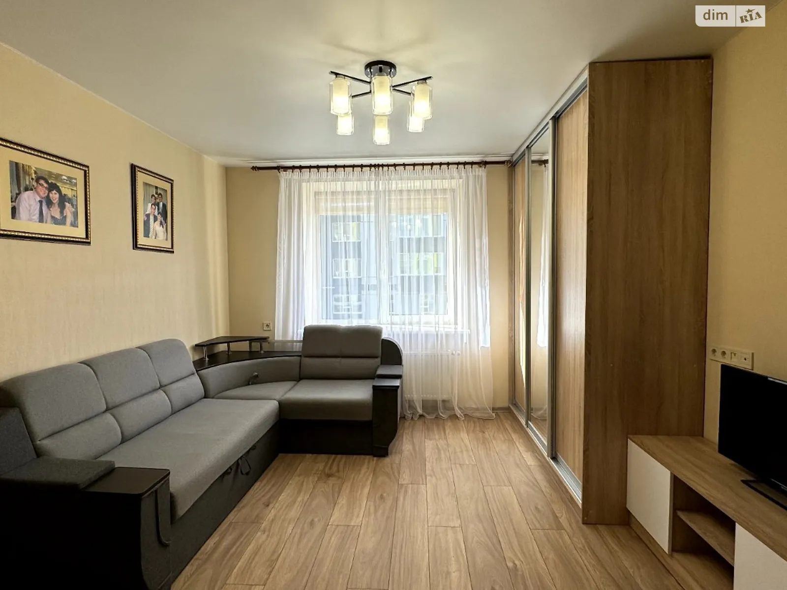Продается 1-комнатная квартира 38.6 кв. м в Ирпене, ул. Родниковая, 2 - фото 1