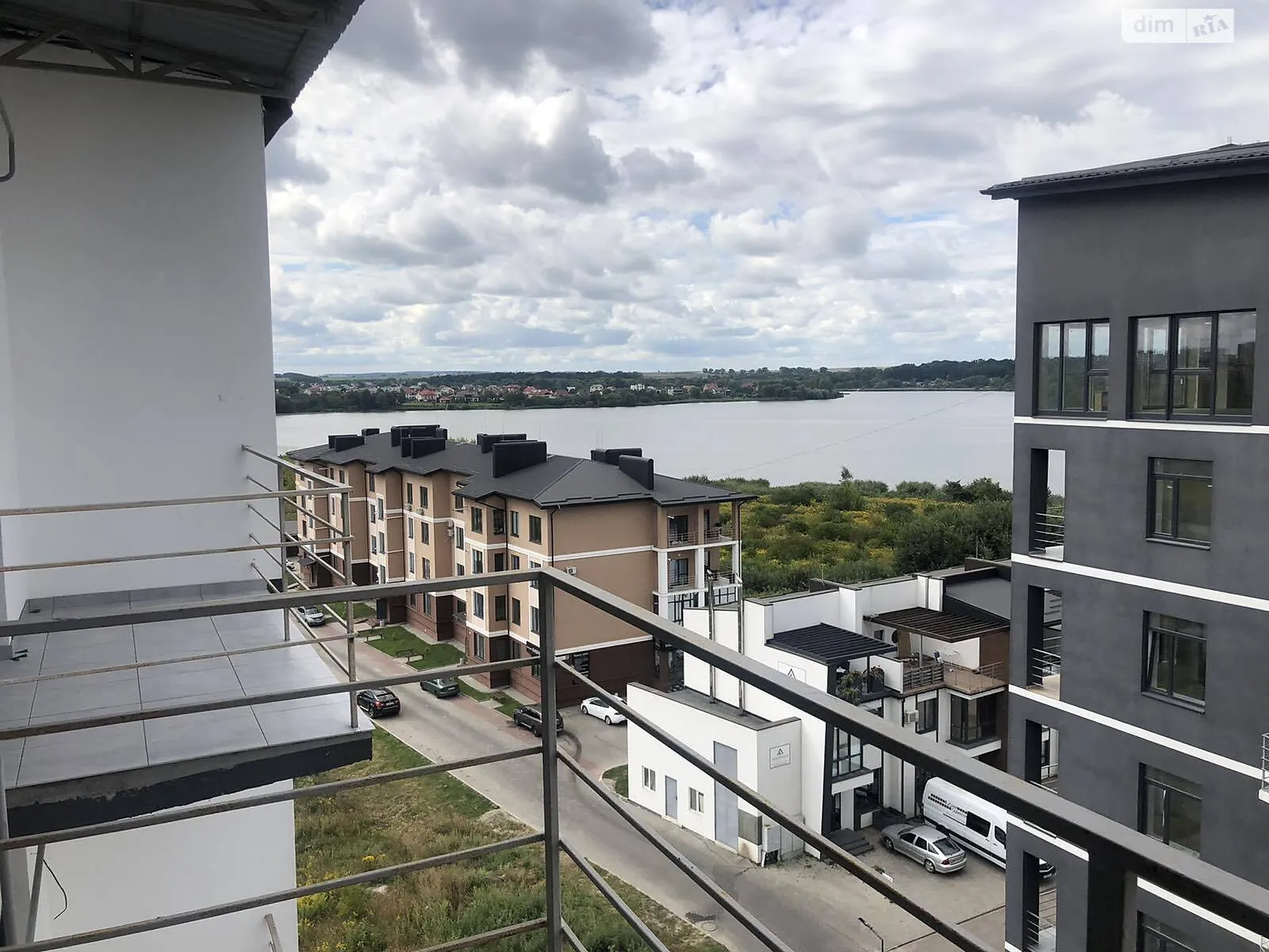 Продається 2-кімнатна квартира 64 кв. м у Рівному, вул. Різдвяна, 1 - фото 1