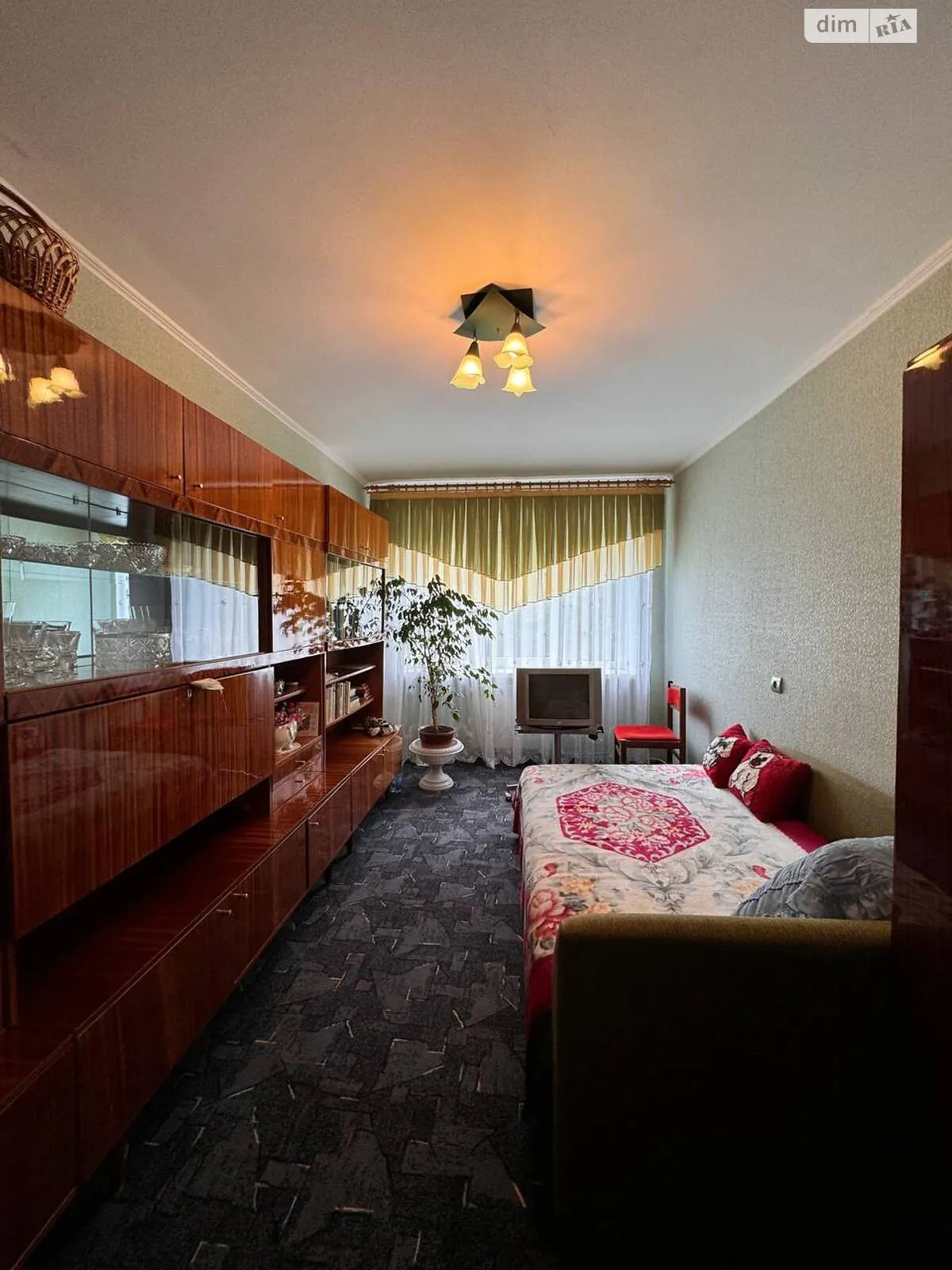 Продается 4-комнатная квартира 87 кв. м в Ужгороде, ул. 8-го Марта - фото 1