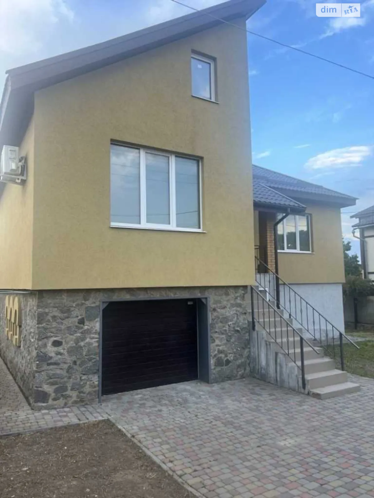 Продается дом на 2 этажа 190 кв. м с верандой, цена: 157000 $ - фото 1