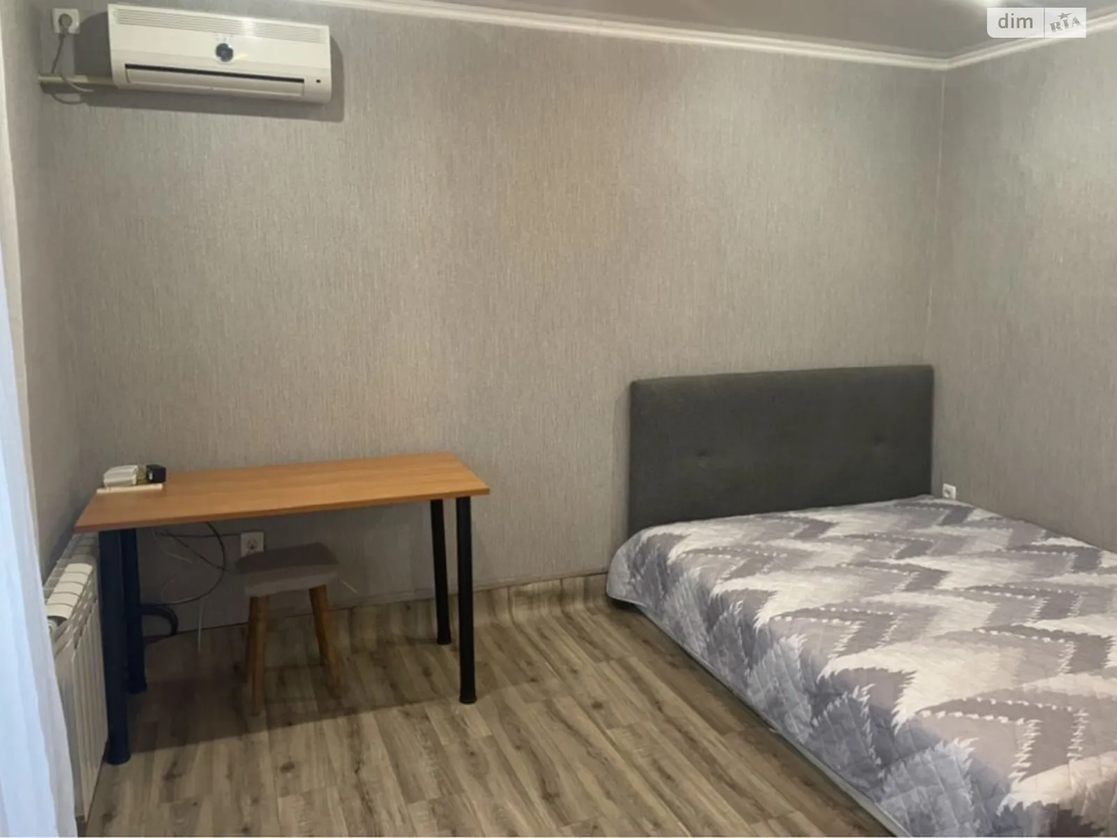 Продается 1-комнатная квартира 28 кв. м в Днепре, бул. Славы, 58 - фото 1