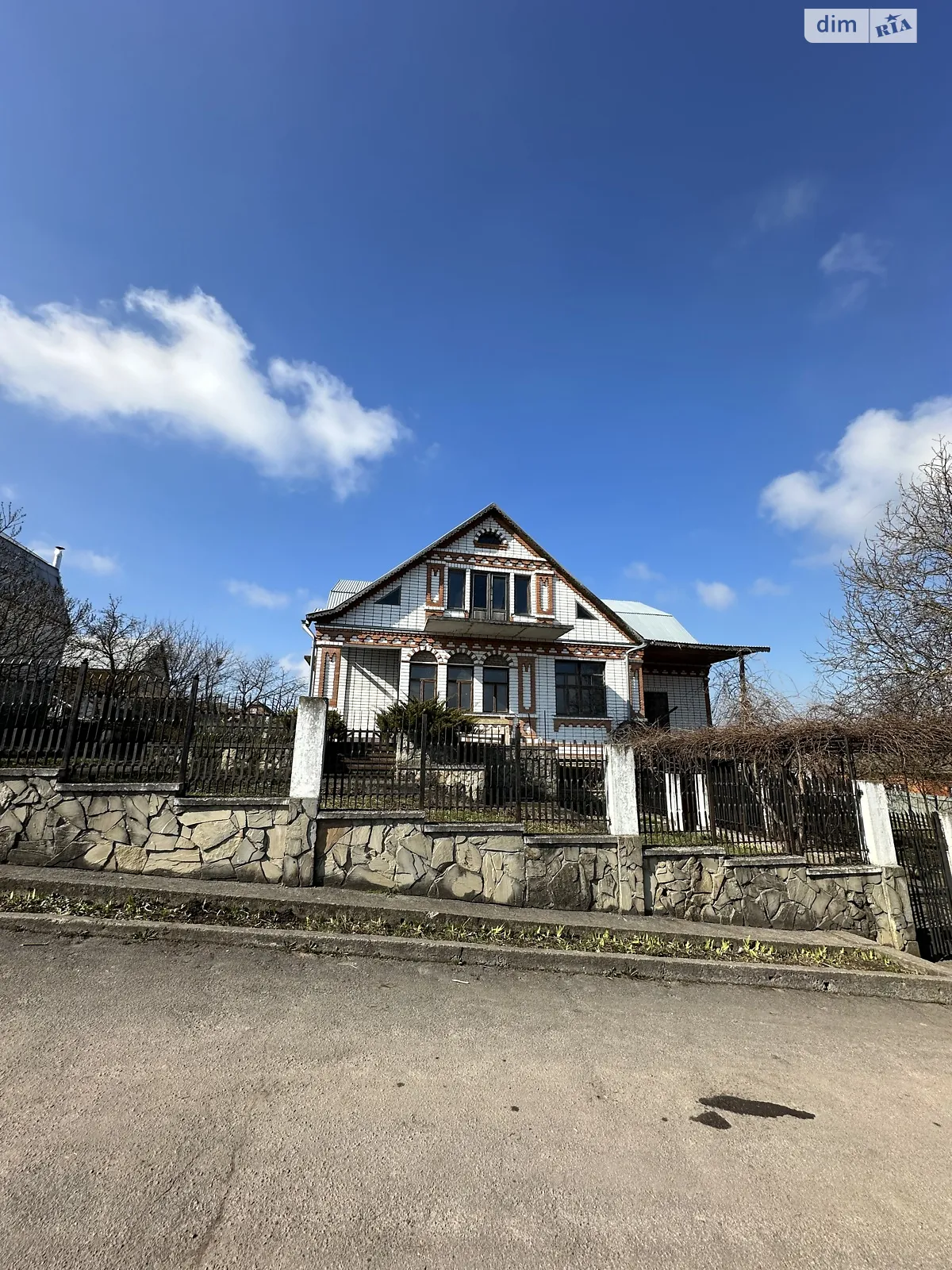 Продається будинок 2 поверховий 350 кв. м з гаражем, цена: 90000 $ - фото 1