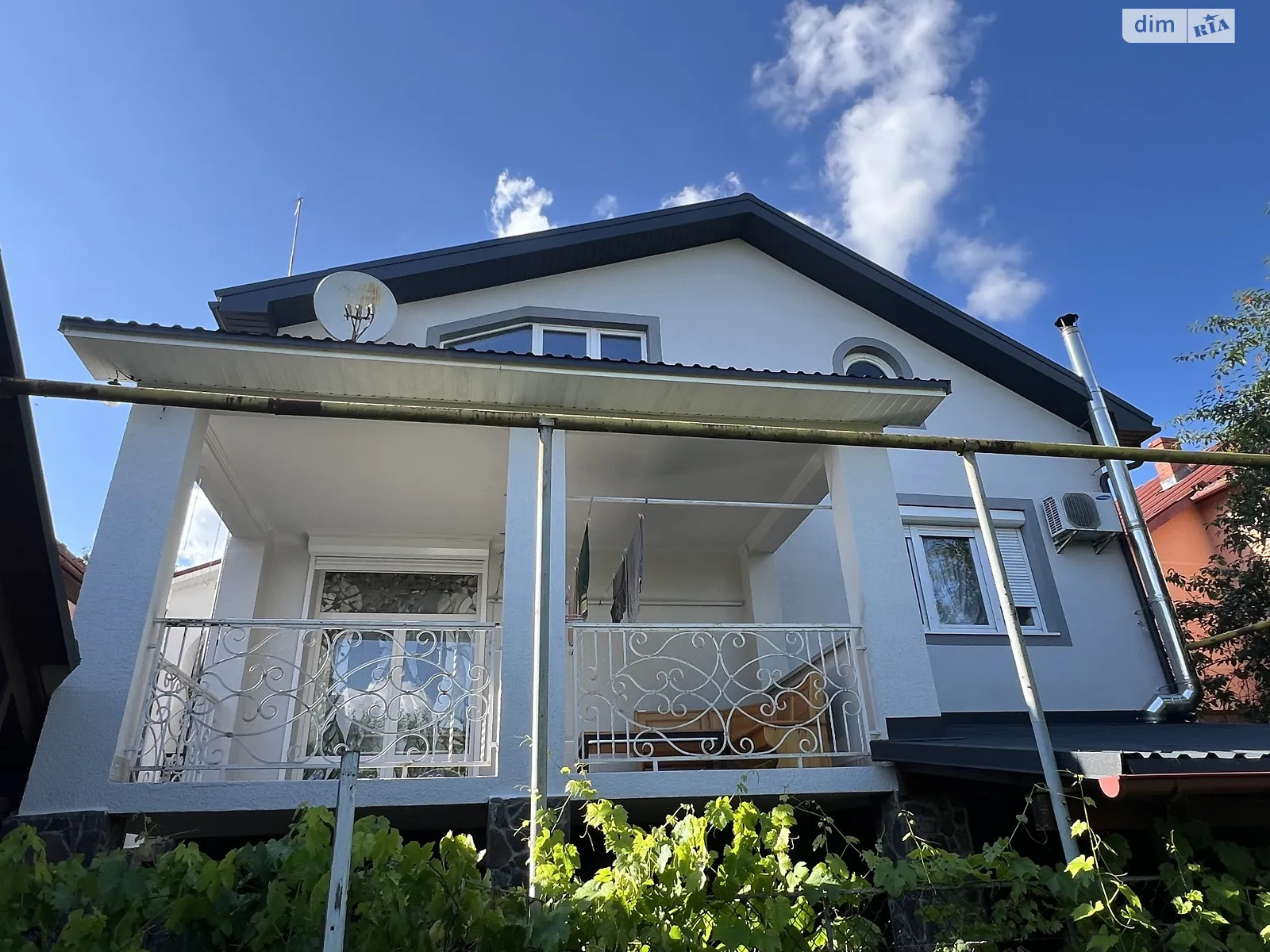 Продается дом на 3 этажа 260 кв. м с подвалом, цена: 155000 $ - фото 1