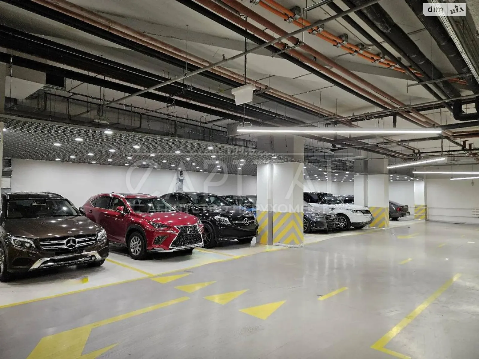 Продается подземный паркинг под легковое авто на 16.8 кв. м, цена: 32000 $ - фото 1