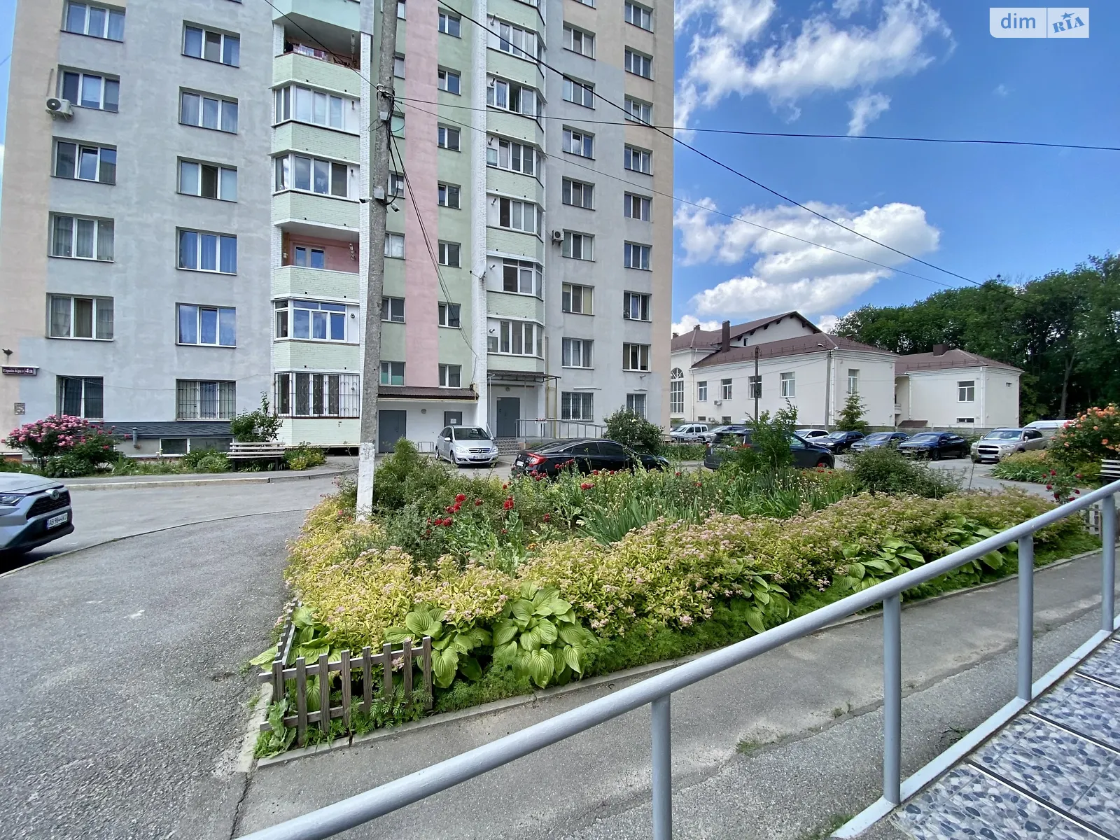 Продается 2-комнатная квартира 65 кв. м в Виннице, ул. Героев Крут, 4А - фото 1