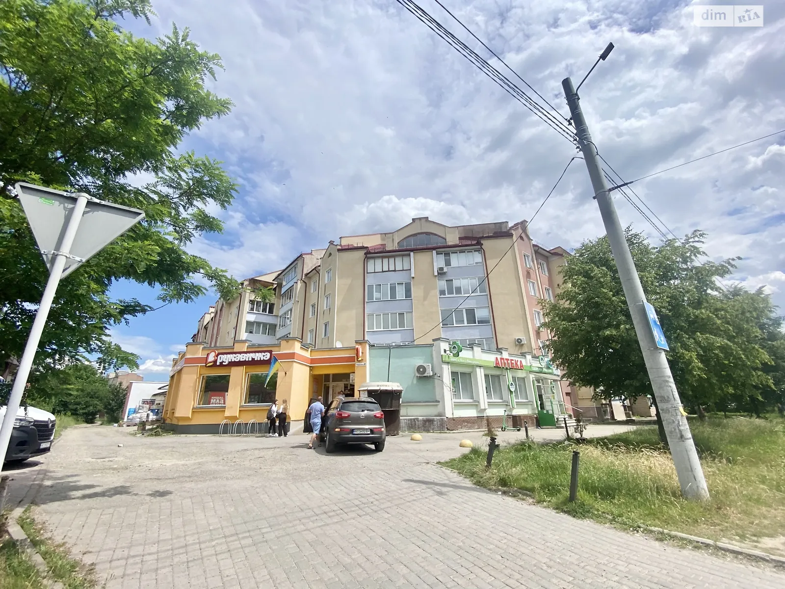 Продается 3-комнатная квартира 173.8 кв. м в Ивано-Франковске, ул. Федьковича, 7А - фото 1