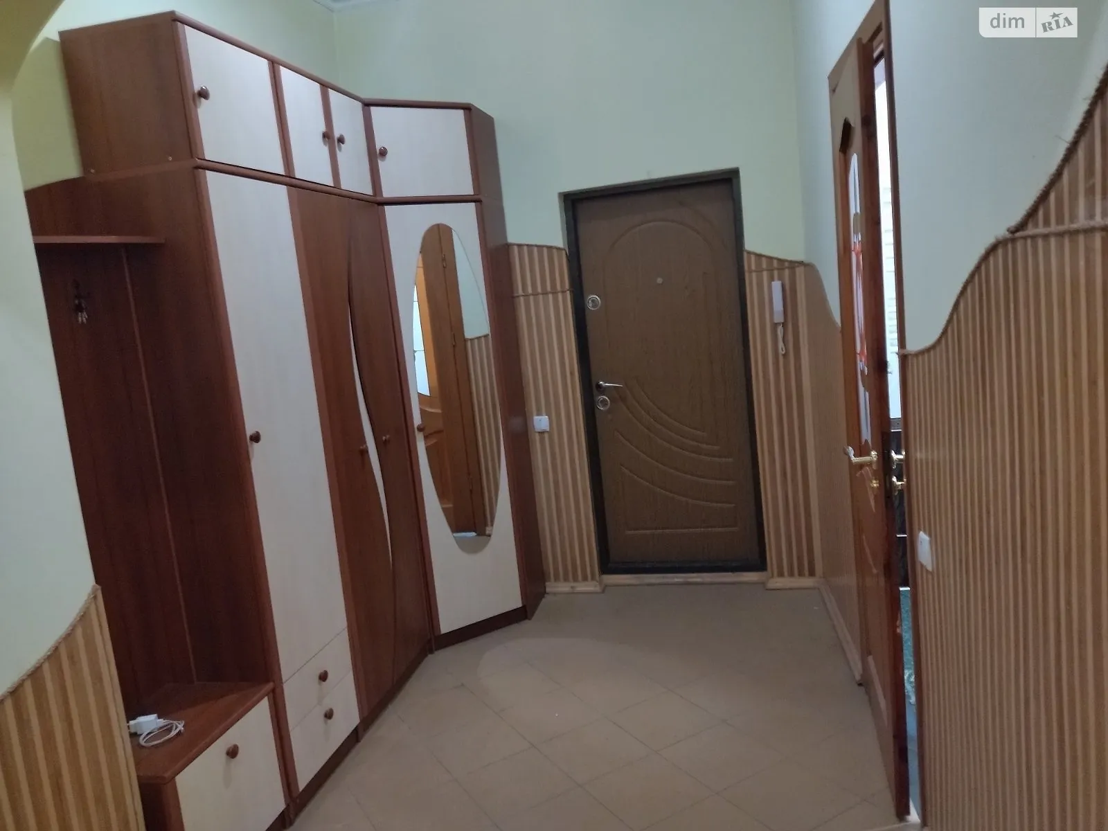 Продається 4-кімнатна квартира 105 кв. м у Бережанах, вул. Руська - фото 1