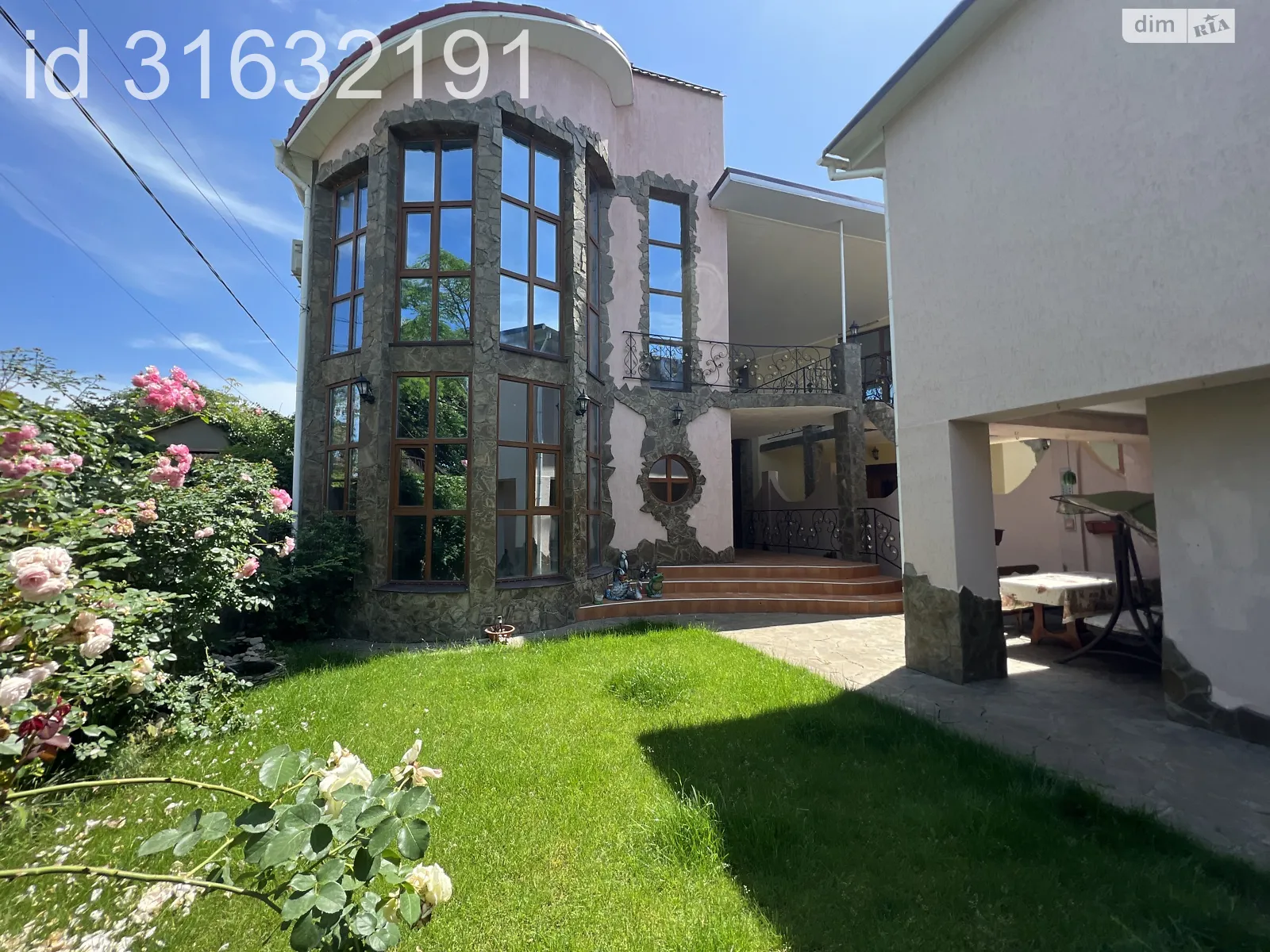 Продається будинок 2 поверховий 250 кв. м з гаражем, цена: 320000 $ - фото 1