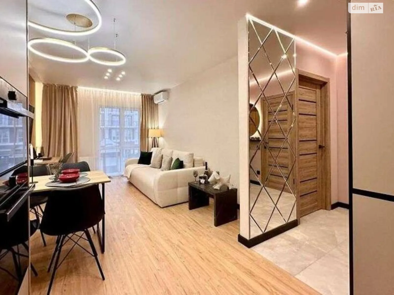 Продается 2-комнатная квартира 41 кв. м в Киеве, ул. Михаила Максимовича, 24В - фото 1