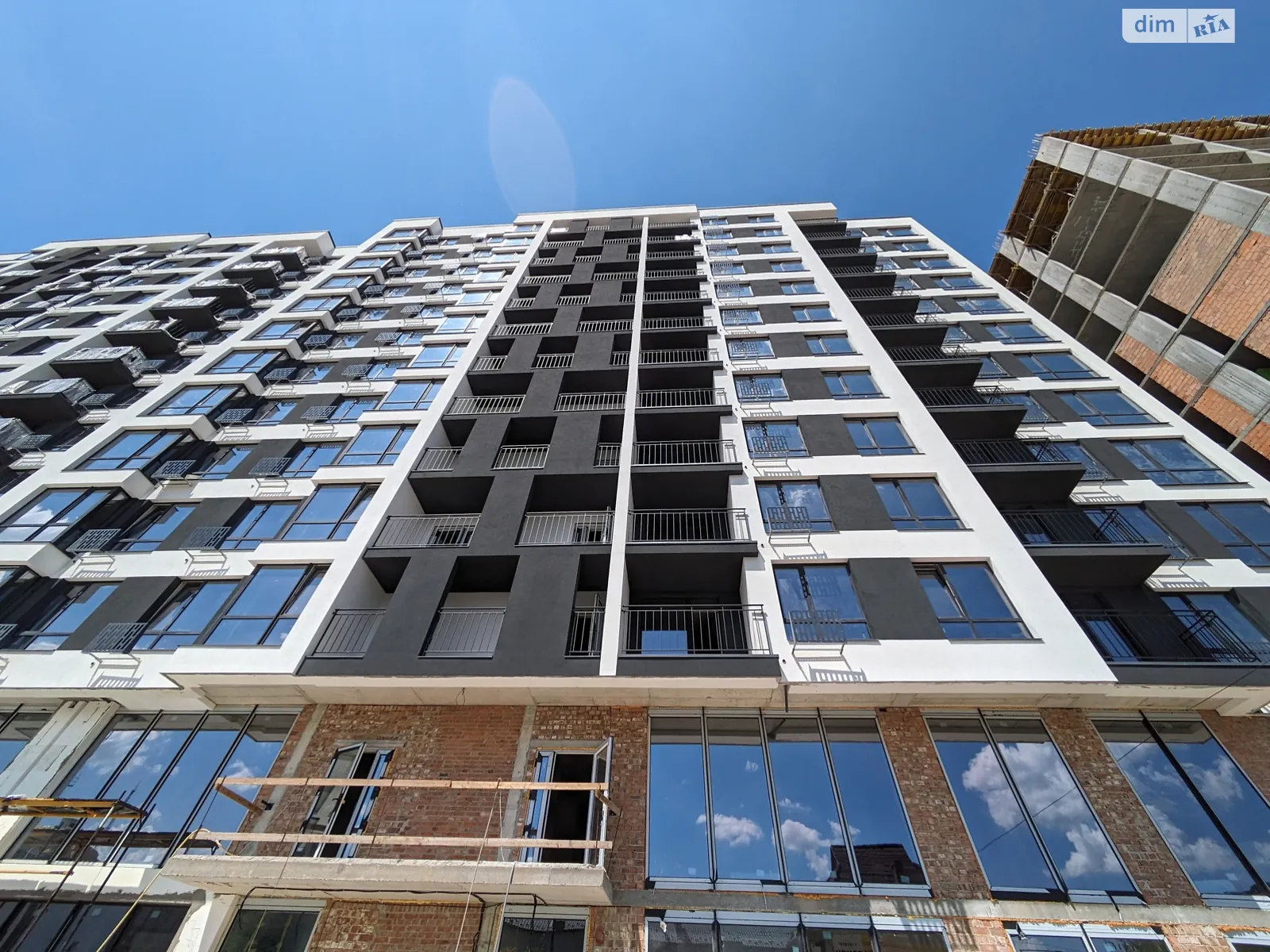 Продается 1-комнатная квартира 46 кв. м в Ивано-Франковске, цена: 49200 $ - фото 1