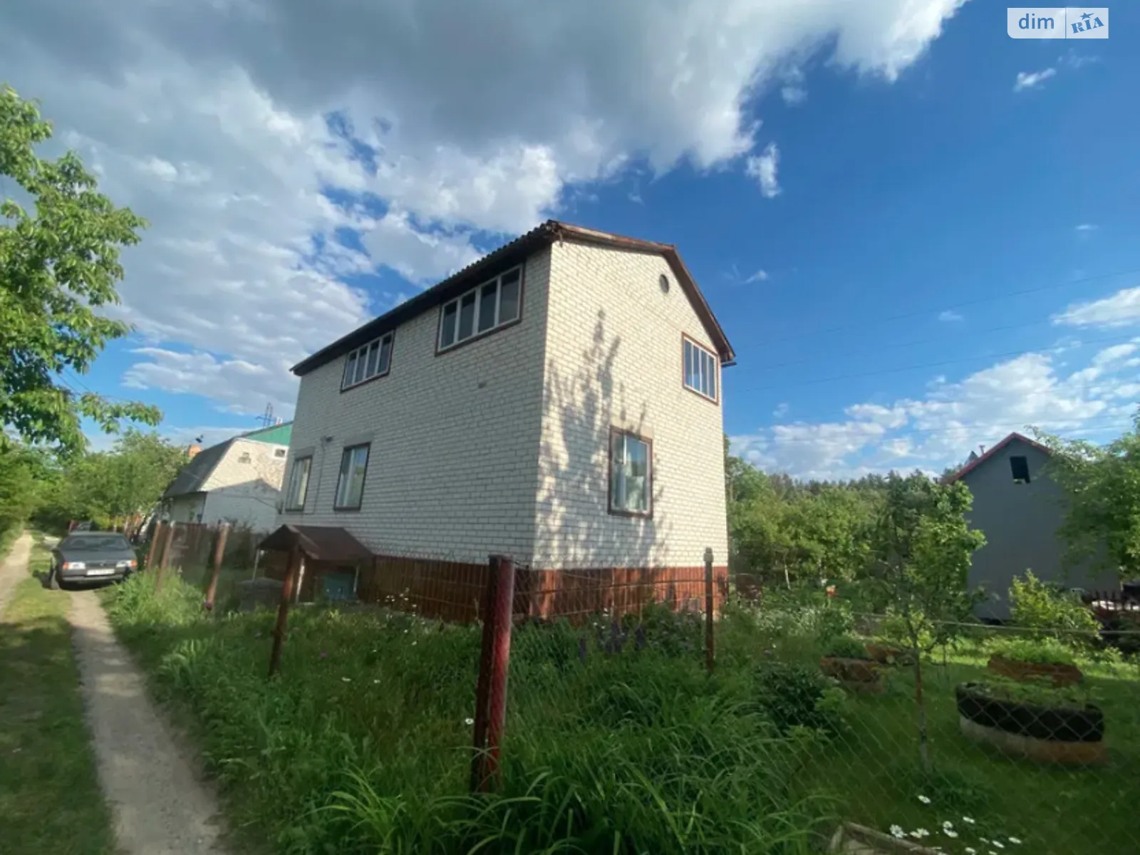 Продается дом на 2 этажа 180 кв. м с камином, цена: 8700 $ - фото 1